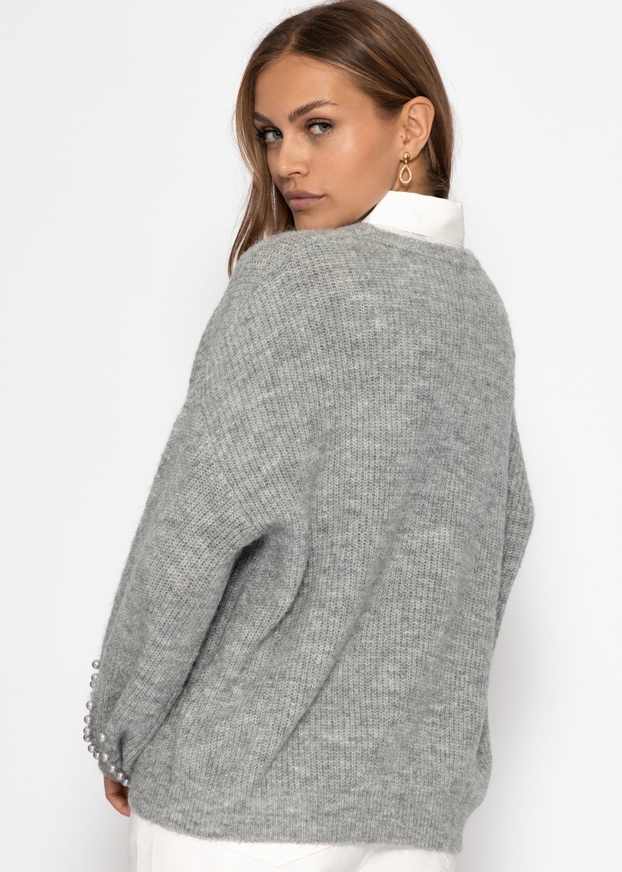Pullover mit Perlendetails - grau