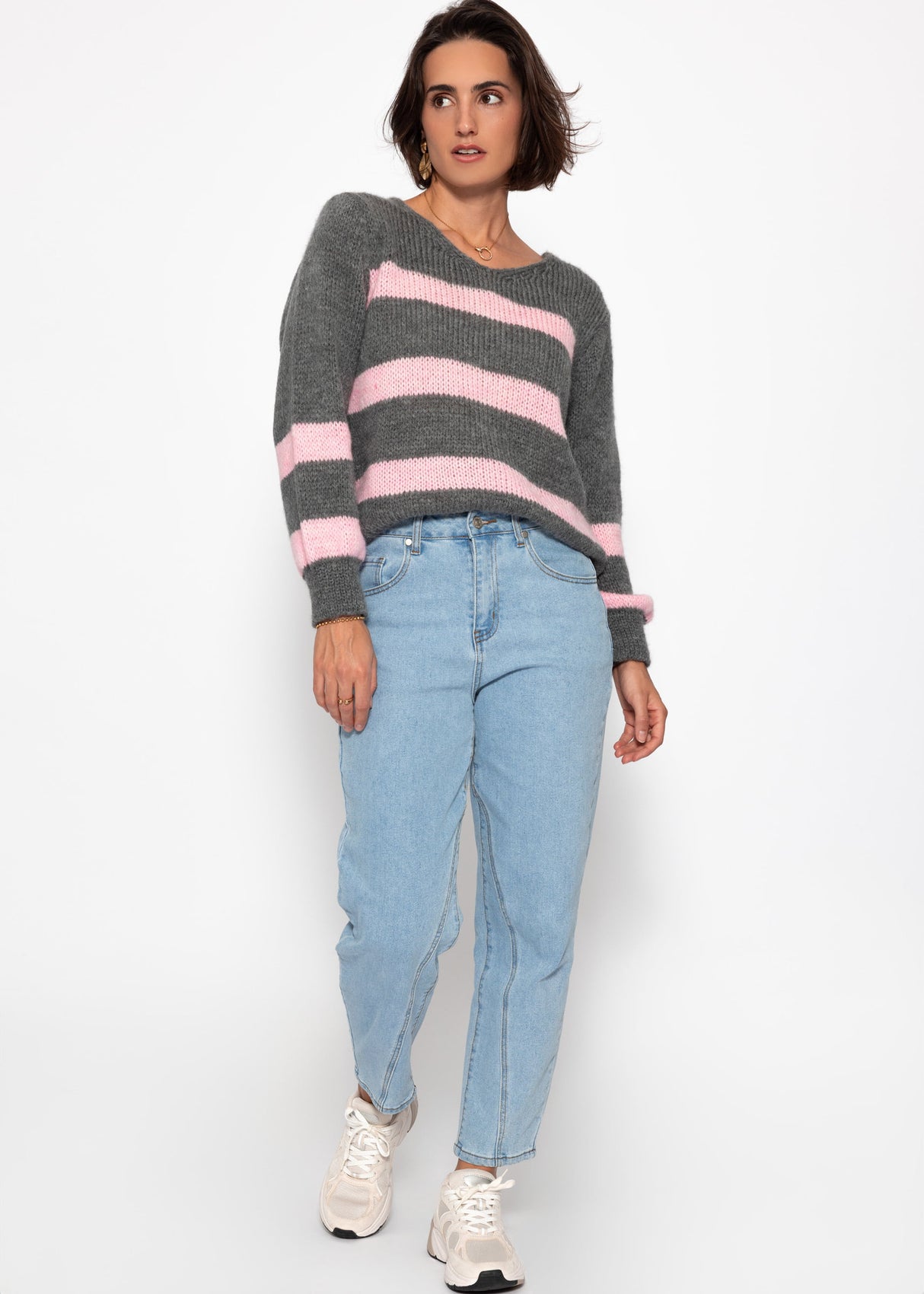 Sweater with pink stripes - grey