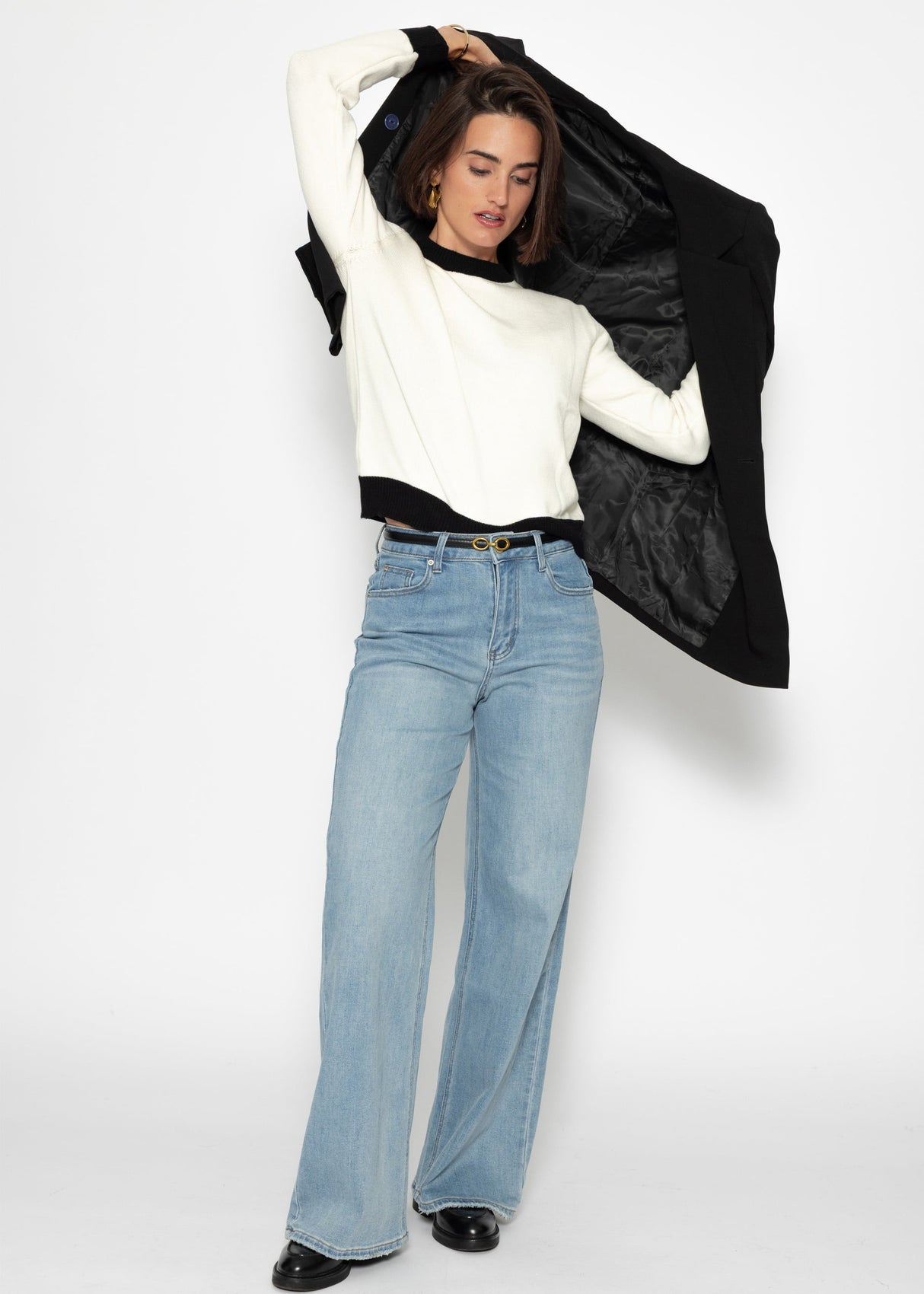 Pullover mit schwarzen Bündchen-Details - offwhite