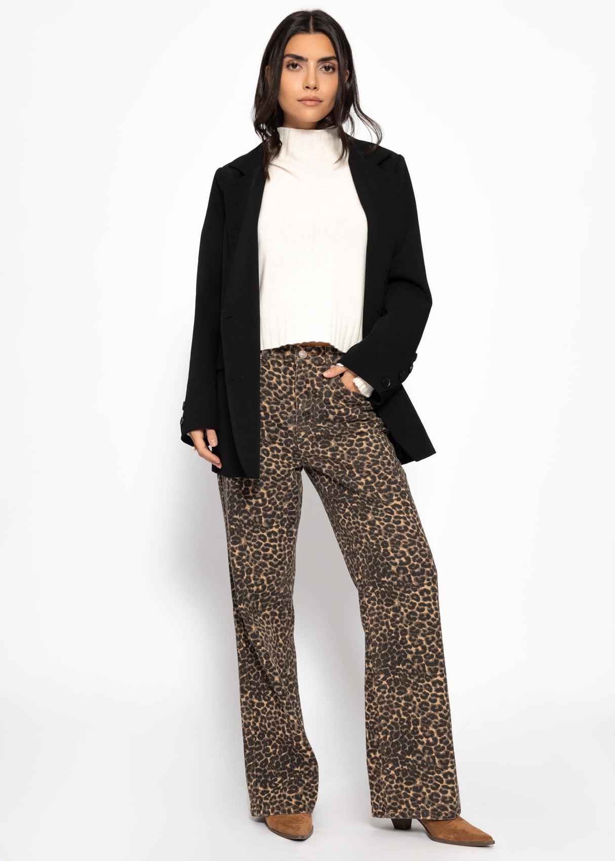 Sweater with stand-up collar and sleeve slits - off-white