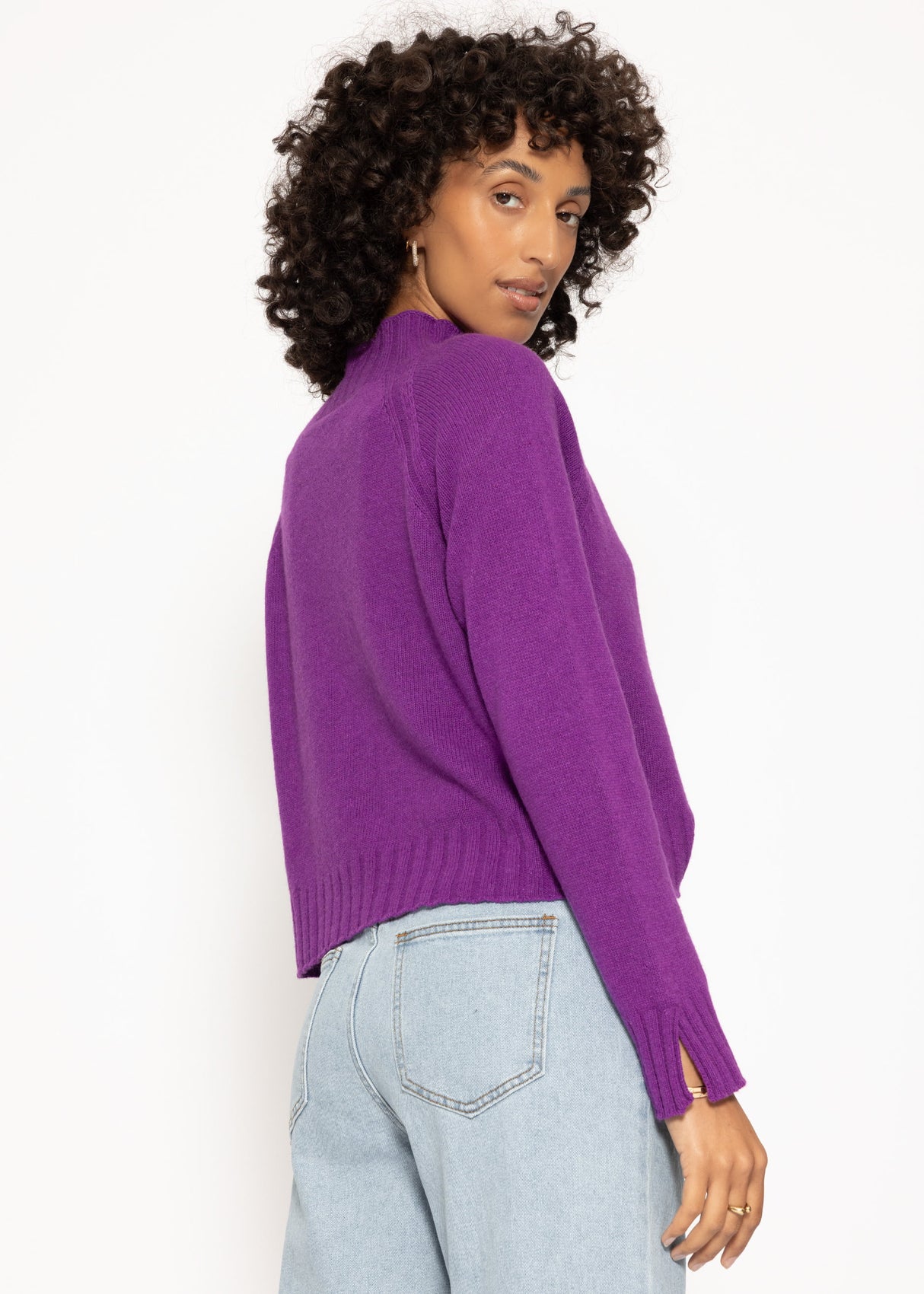Sweater with stand-up collar and sleeve slits - plum