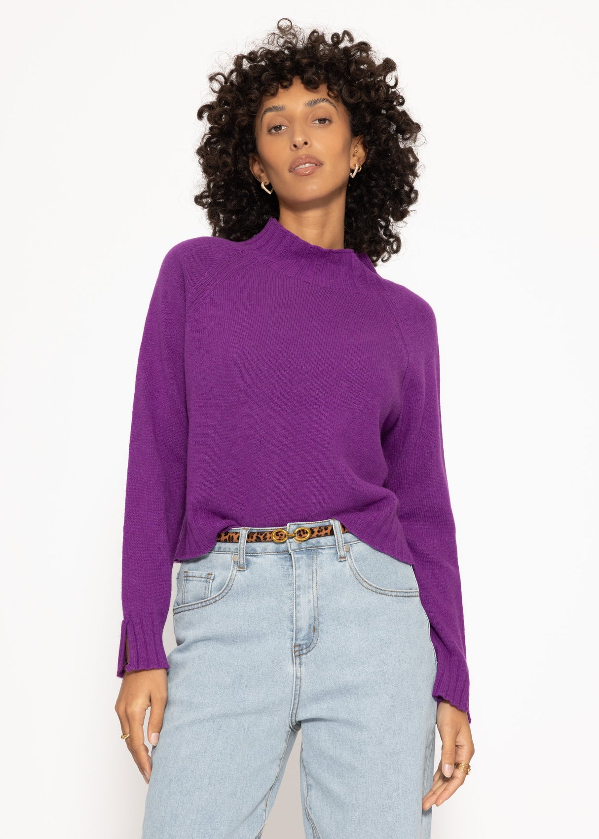 Sweater with stand-up collar and sleeve slits - plum