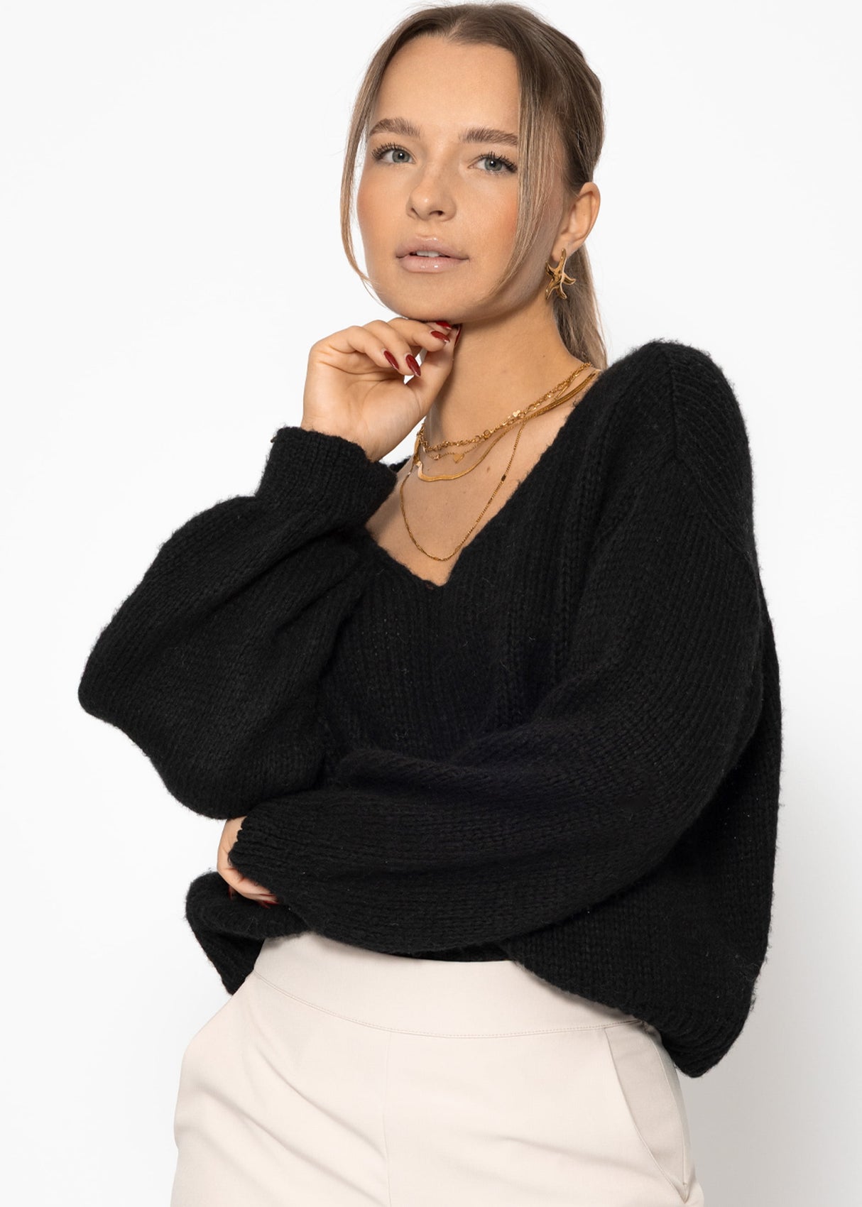 V-neck sweater - black