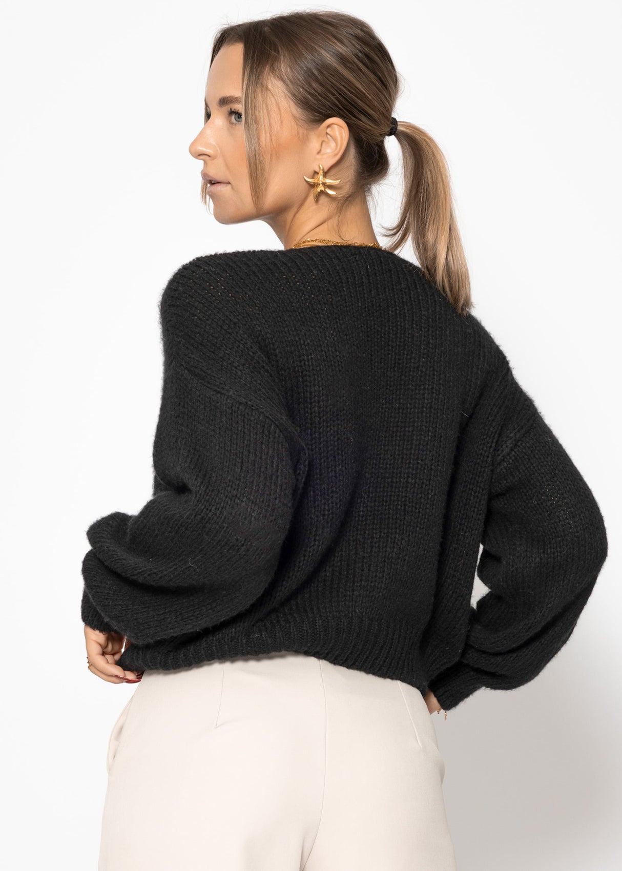 V-neck sweater - black