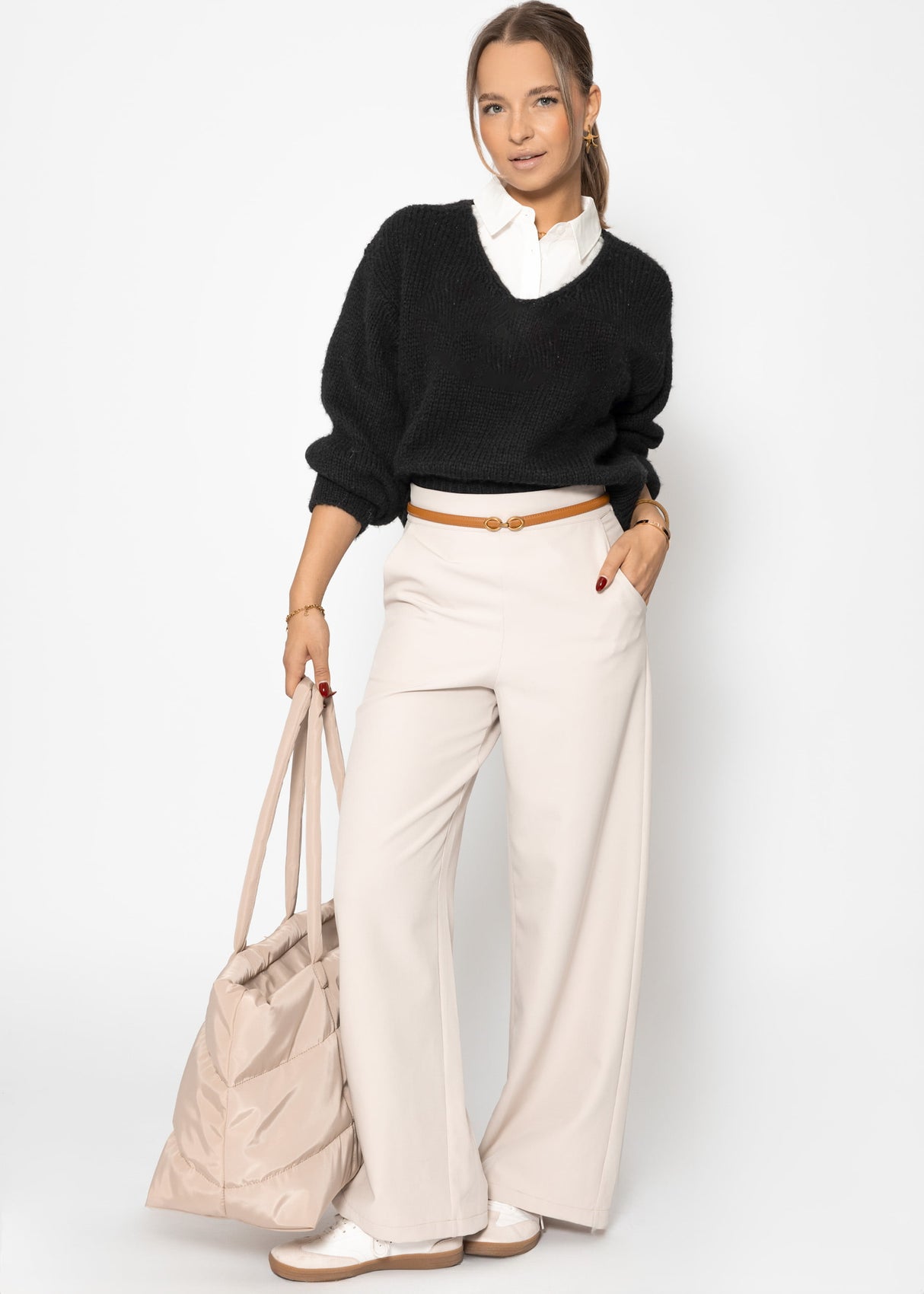 V-neck sweater - black