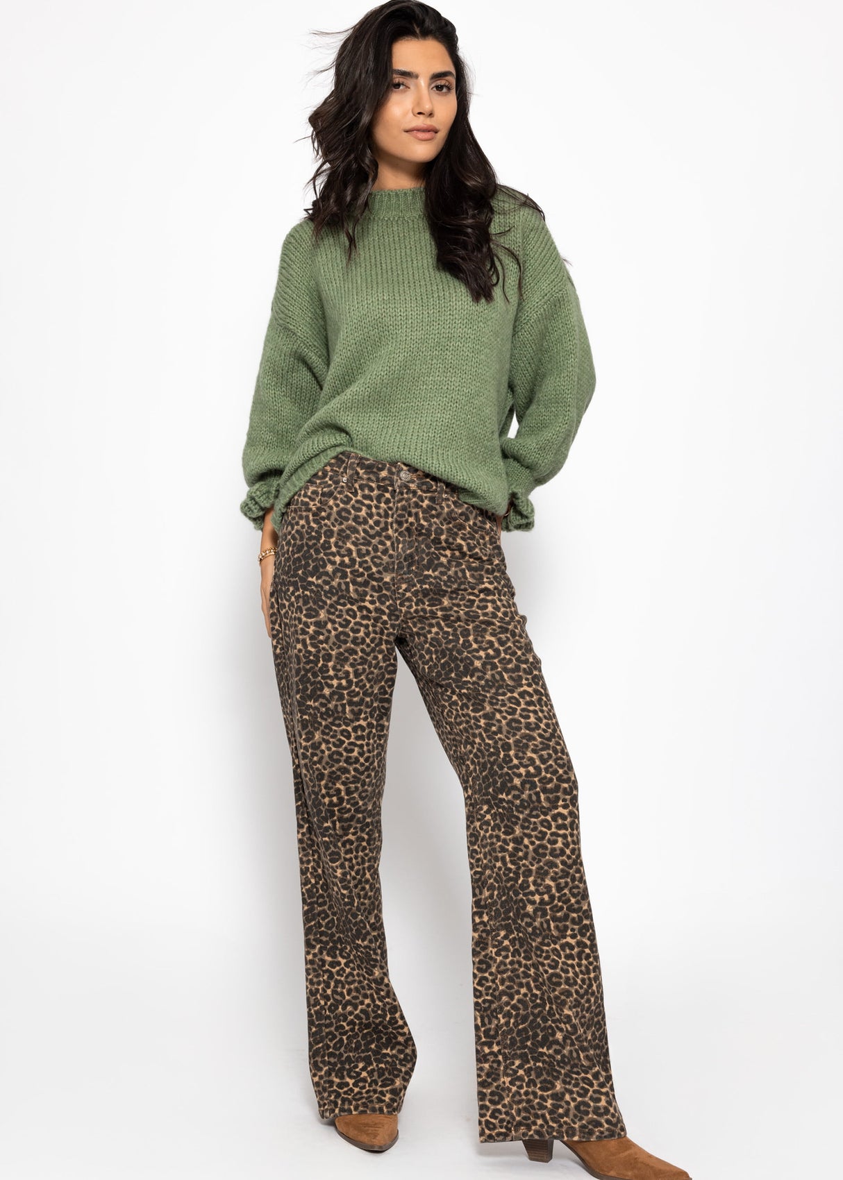 Sweater with flounce sleeves - sage green