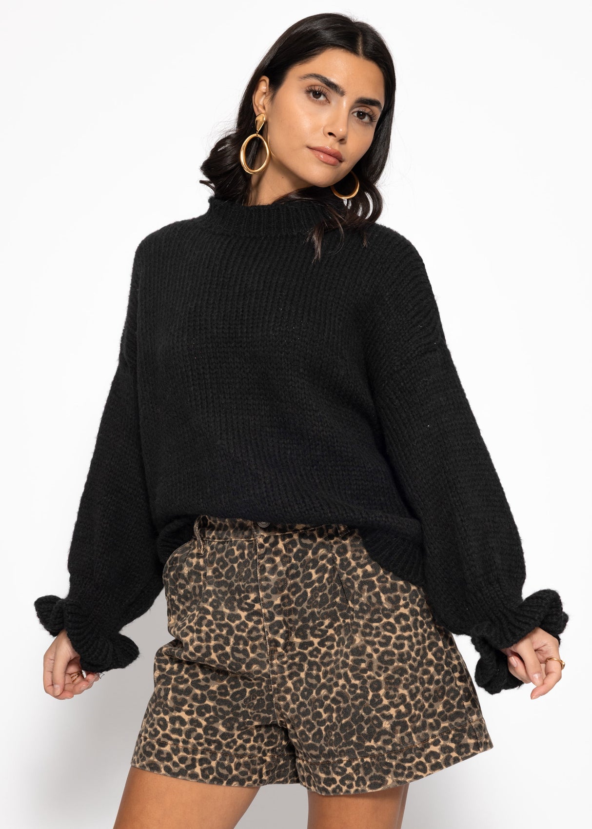 Sweater with flounce sleeves - black