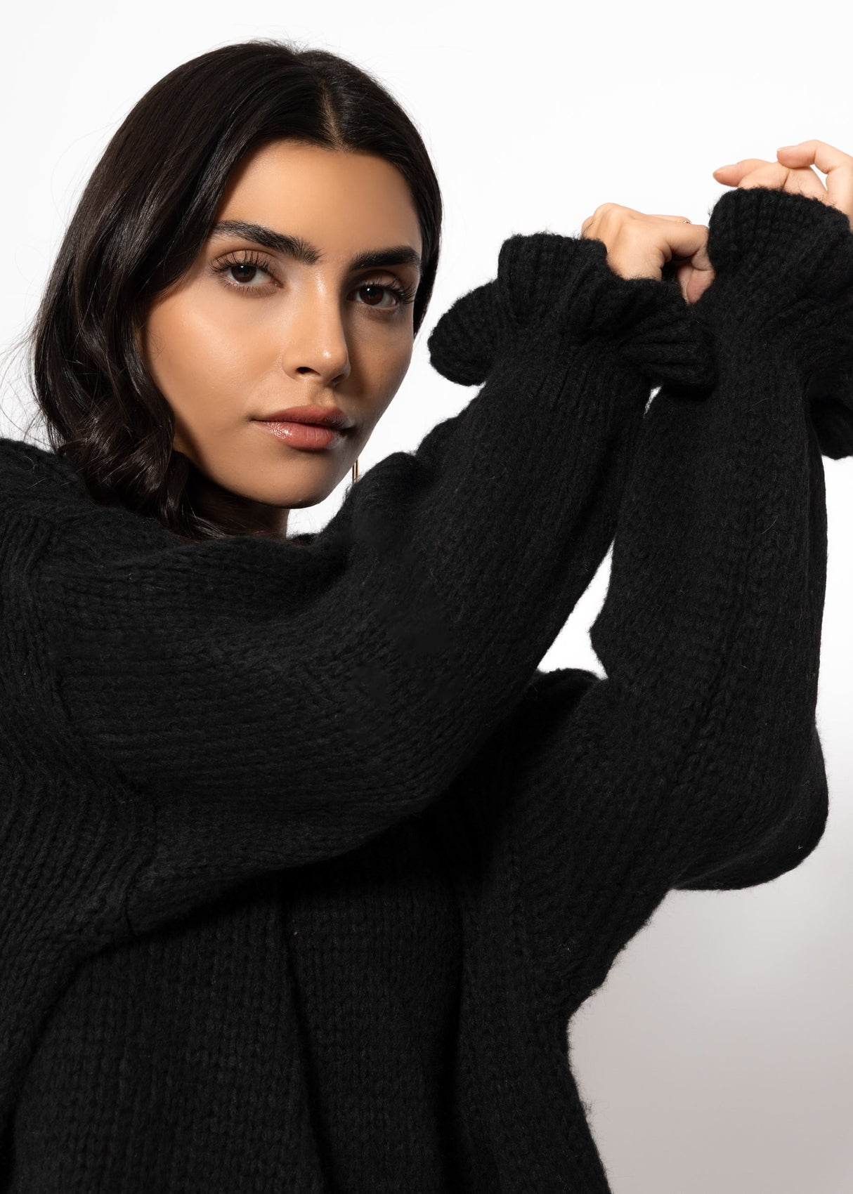 Sweater with flounce sleeves - black