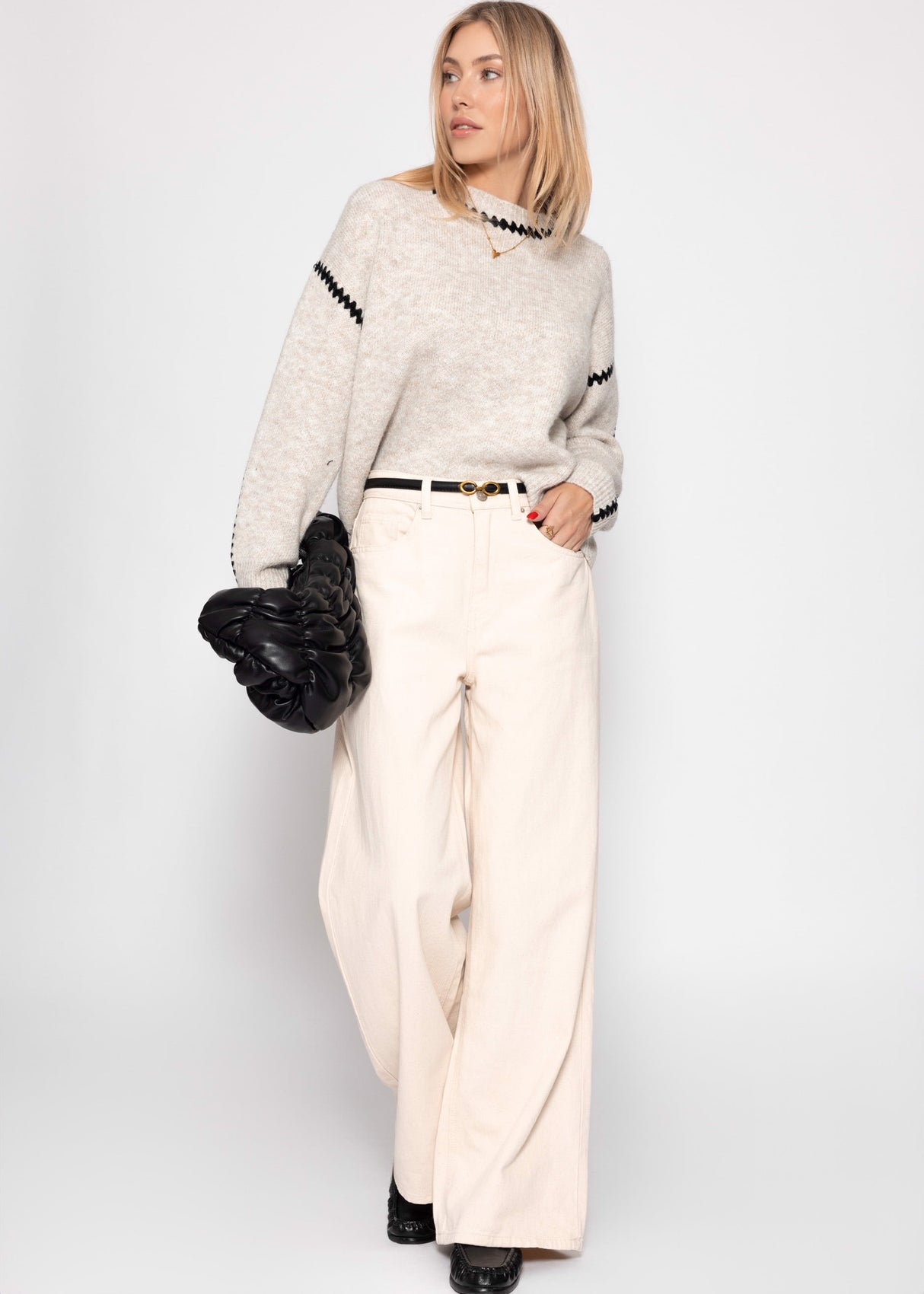 Pullover mit Ziernähten - beige