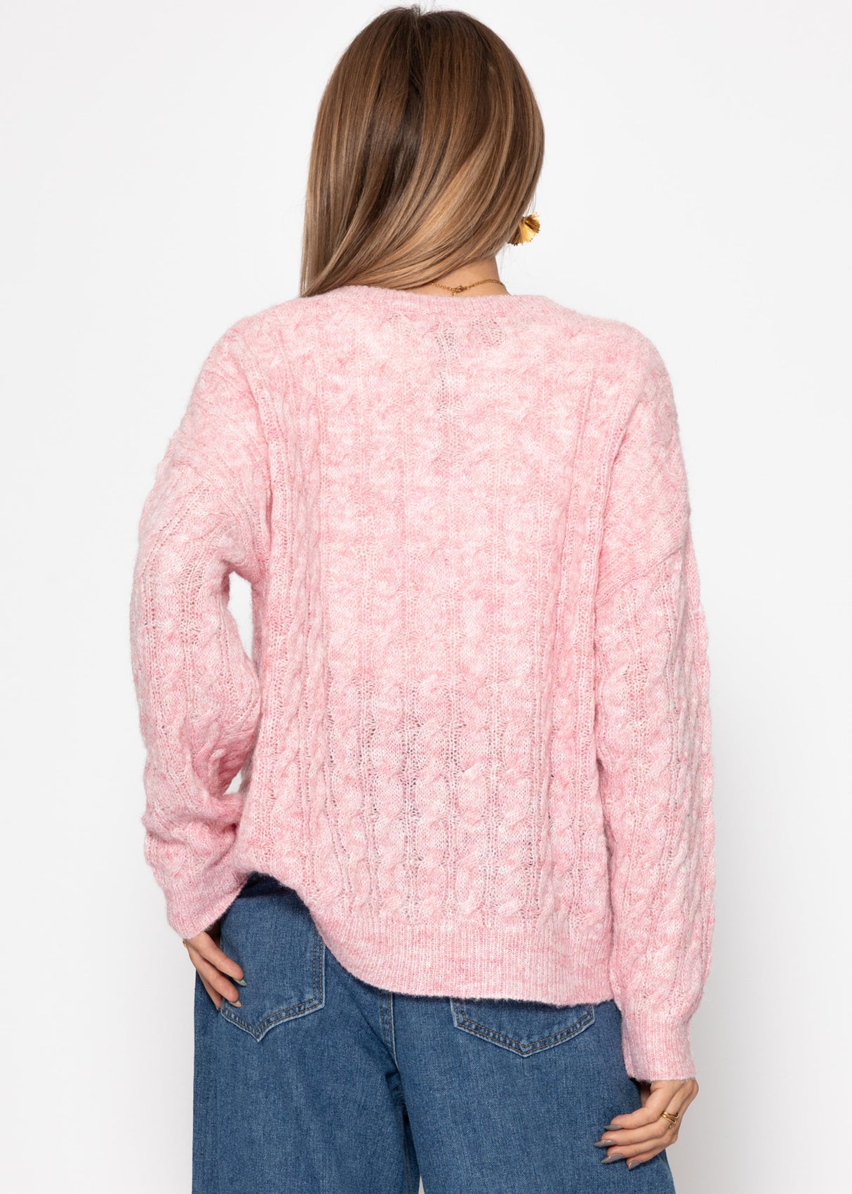 Pullover with a cable pattern - light pink