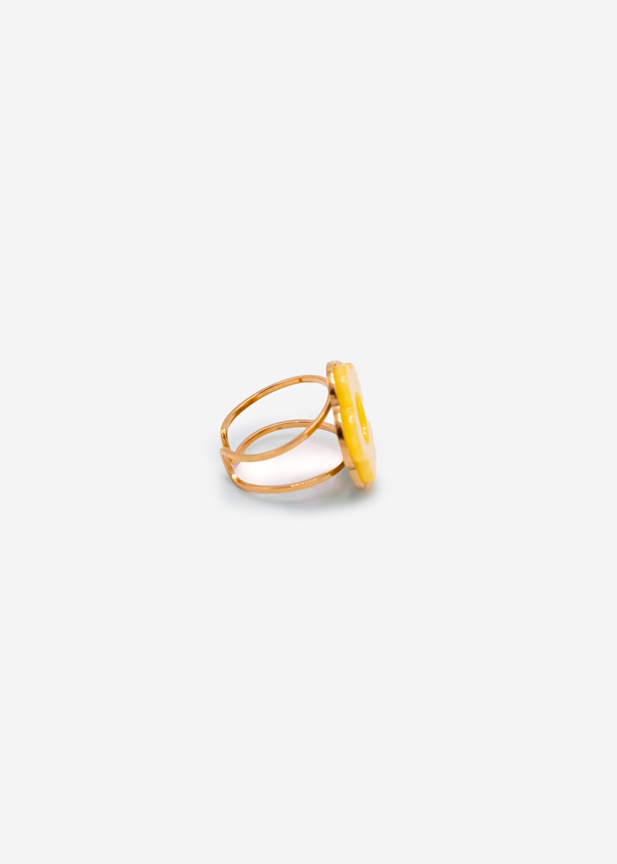 Ring with yellow flower motif - gold