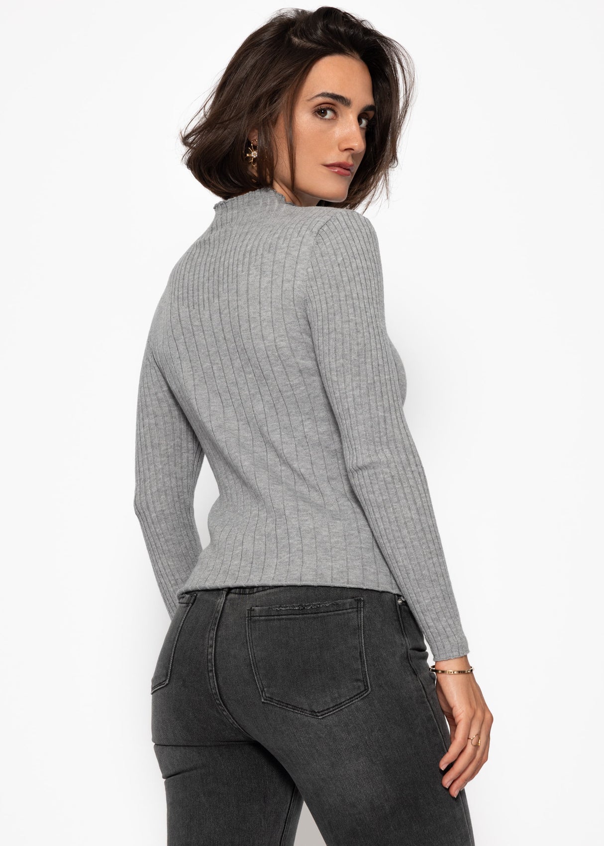 Rib knitting sweater with stand -up collar - gray