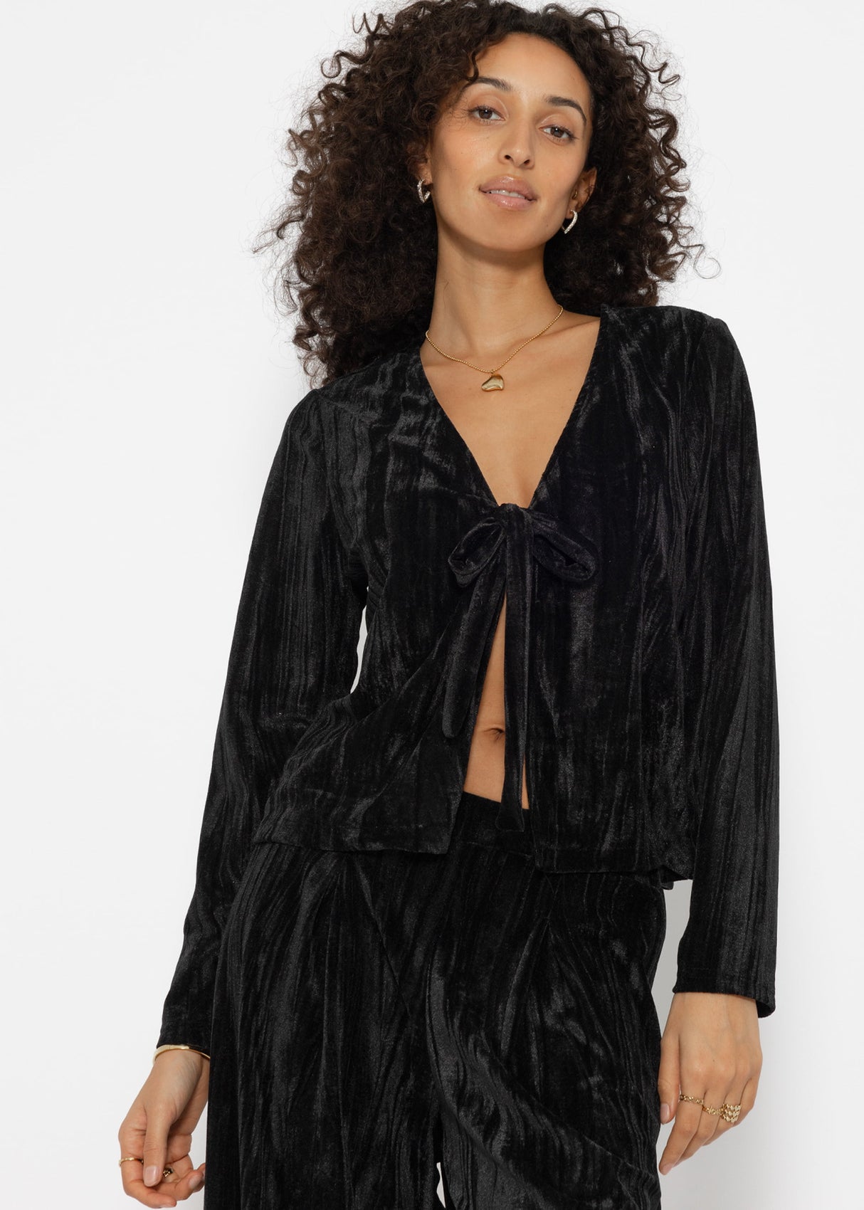 Samt-Jacke mit Schleifenverschluss - schwarz