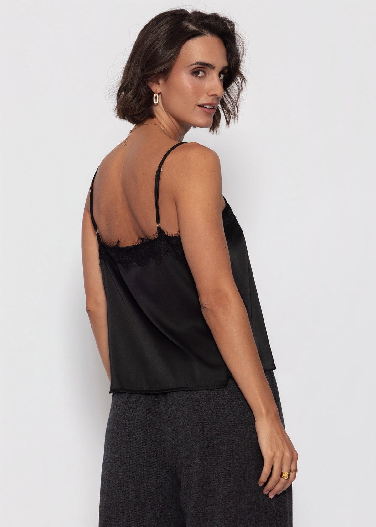 Satin Top mit Spitze - schwarz