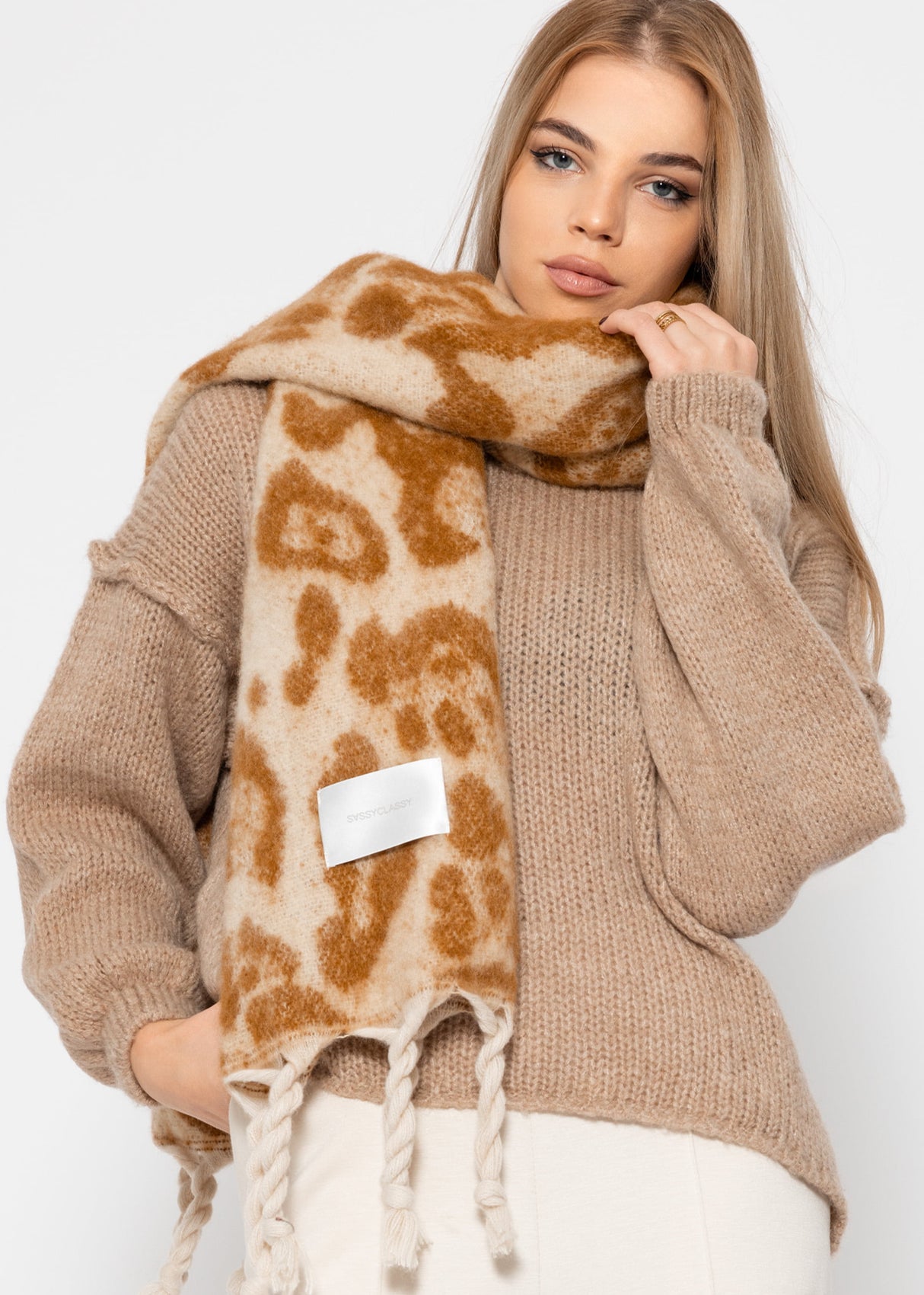 Scarf with leopard print - camel