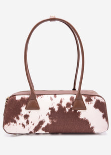 Schultertasche aus Kunstleder mit Kuhprint - braun