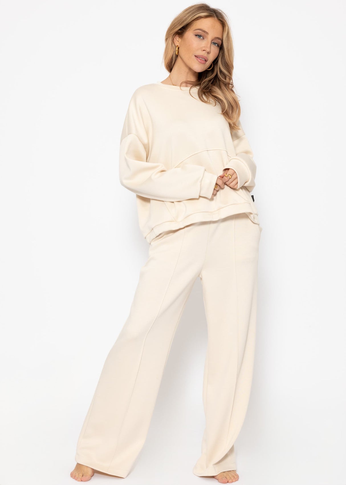 Soft sweatshirt with dividing seams - off-white
