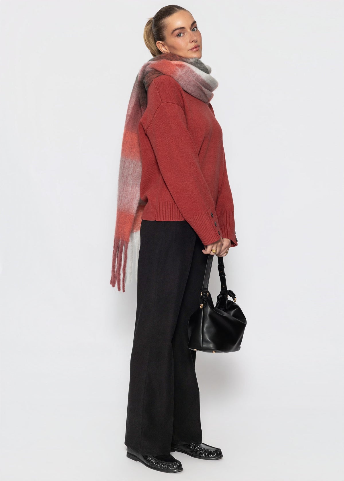 Straight-Leg-Hose mit Bügelfalte - schwarz