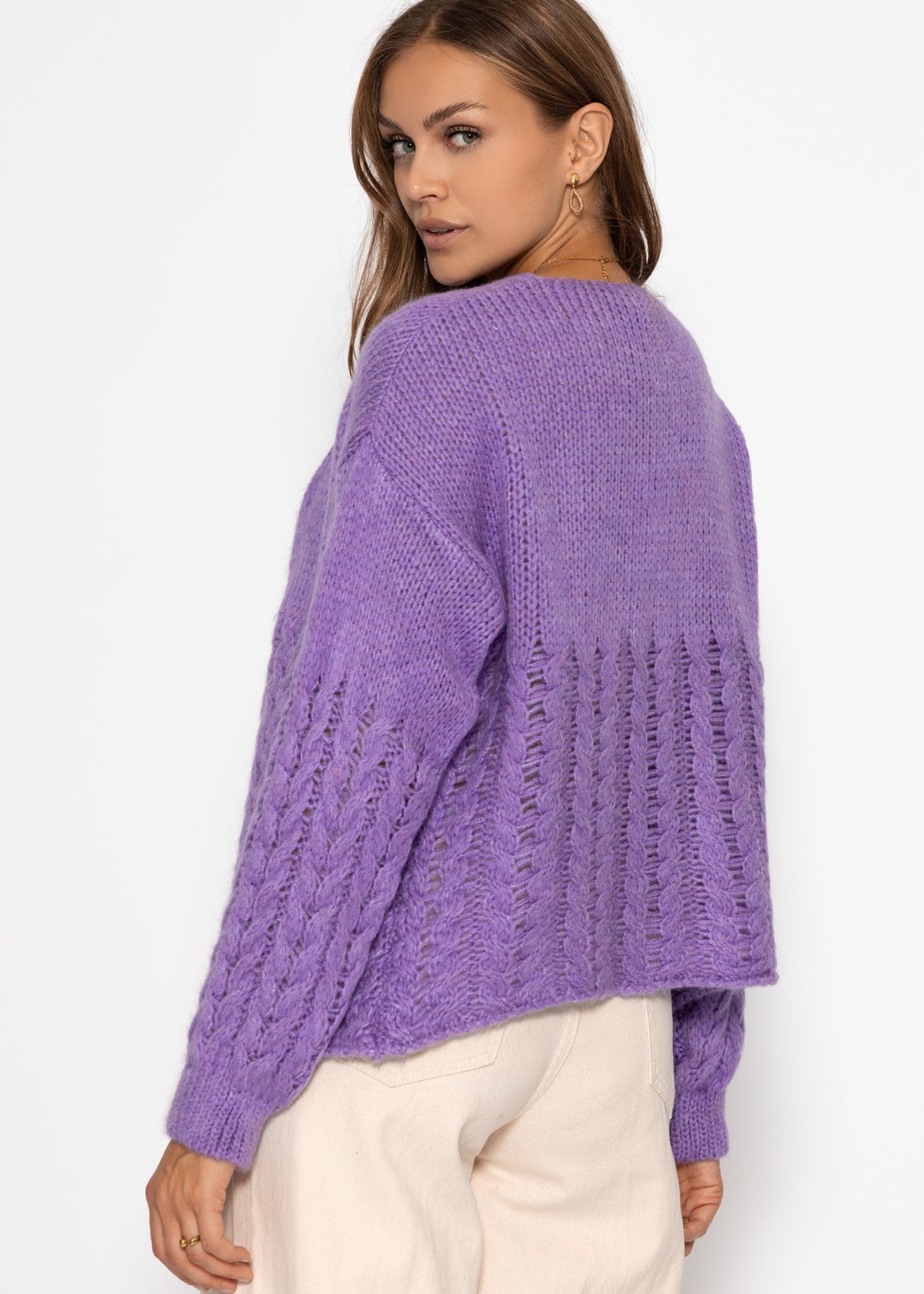 Knitted cardigan with cable pattern - purple