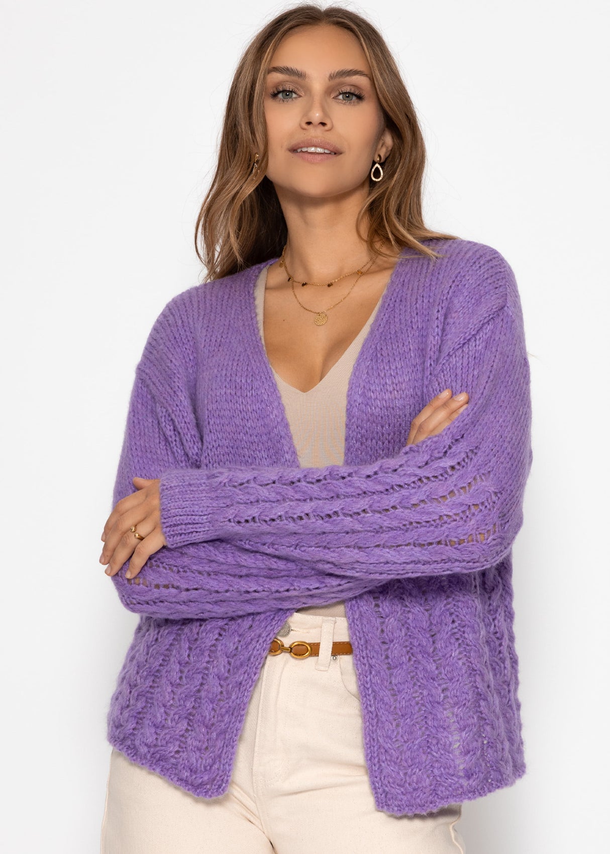 Knitted cardigan with cable pattern - purple