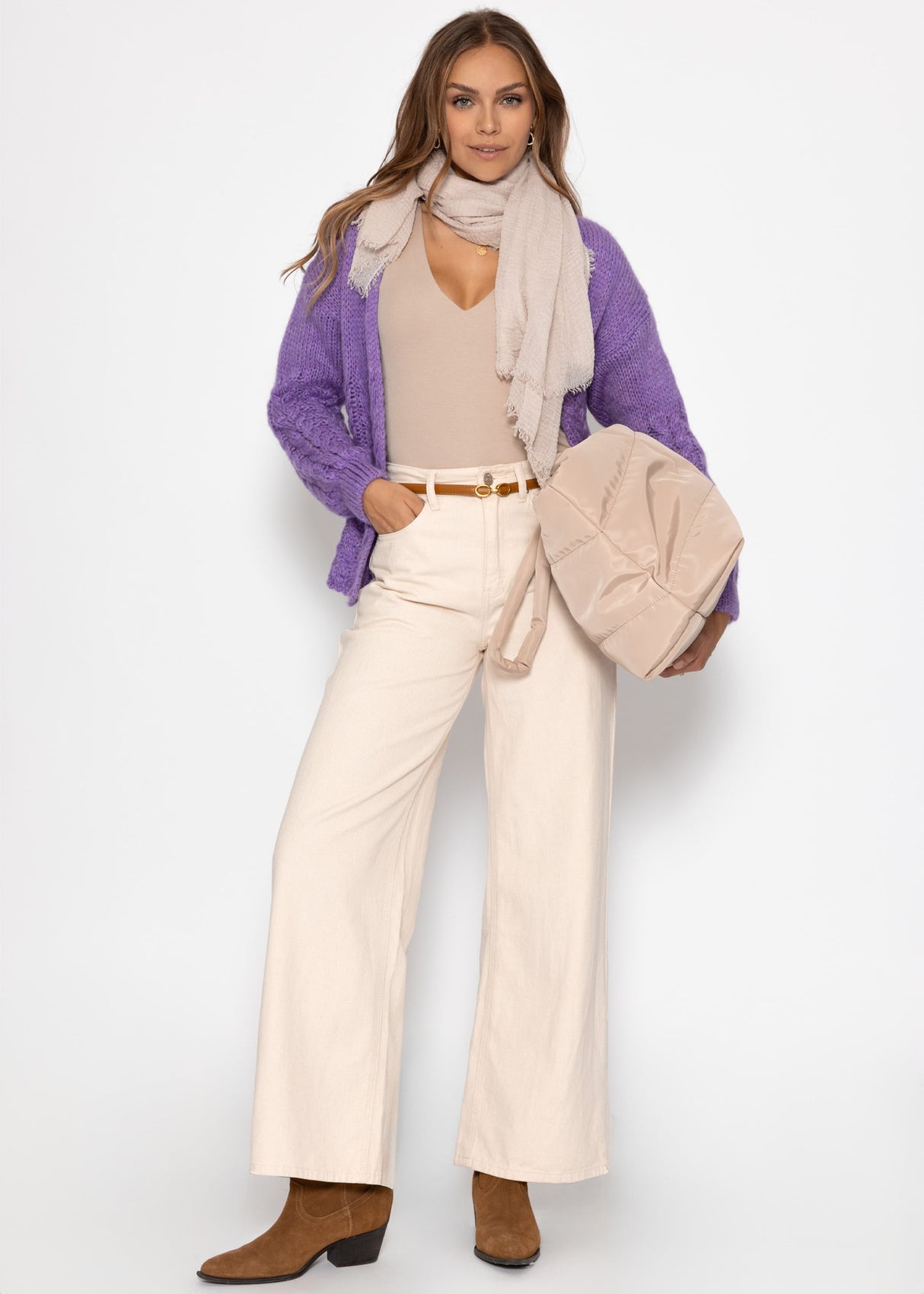 Knitted cardigan with cable pattern - purple