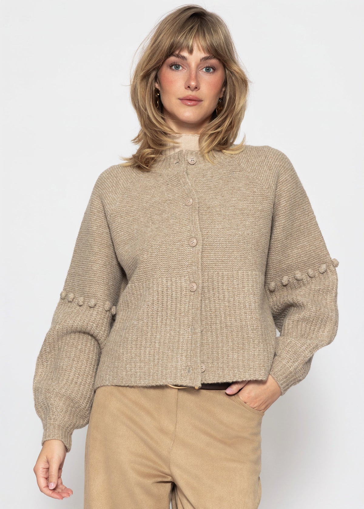 Strickjacke mit dekorativen Statement-Ärmeln - beige