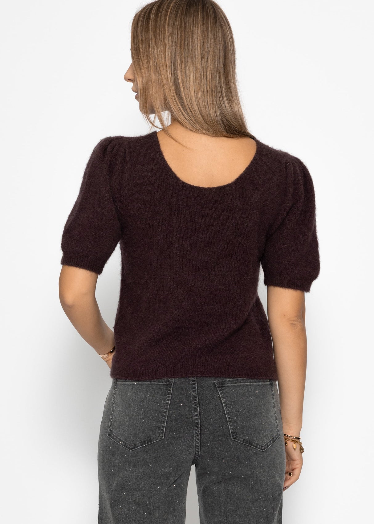 Knitted top with puff sleeves - aubergine brown