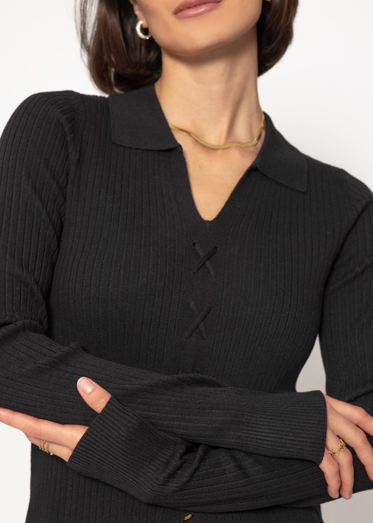 Strickoberteil mit Schnürdetail - schwarz