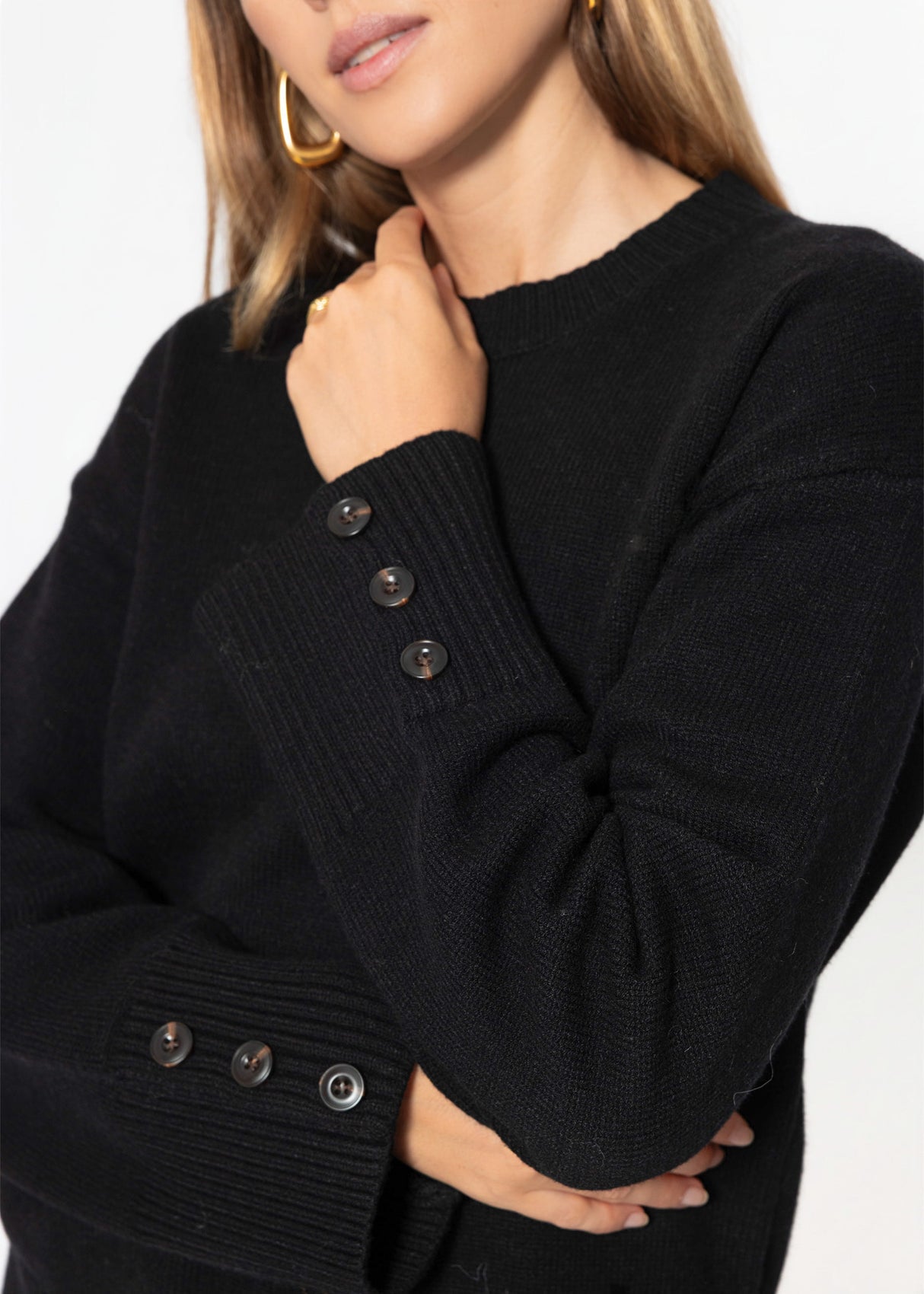 Strickpullover mit Knopfdetail - schwarz