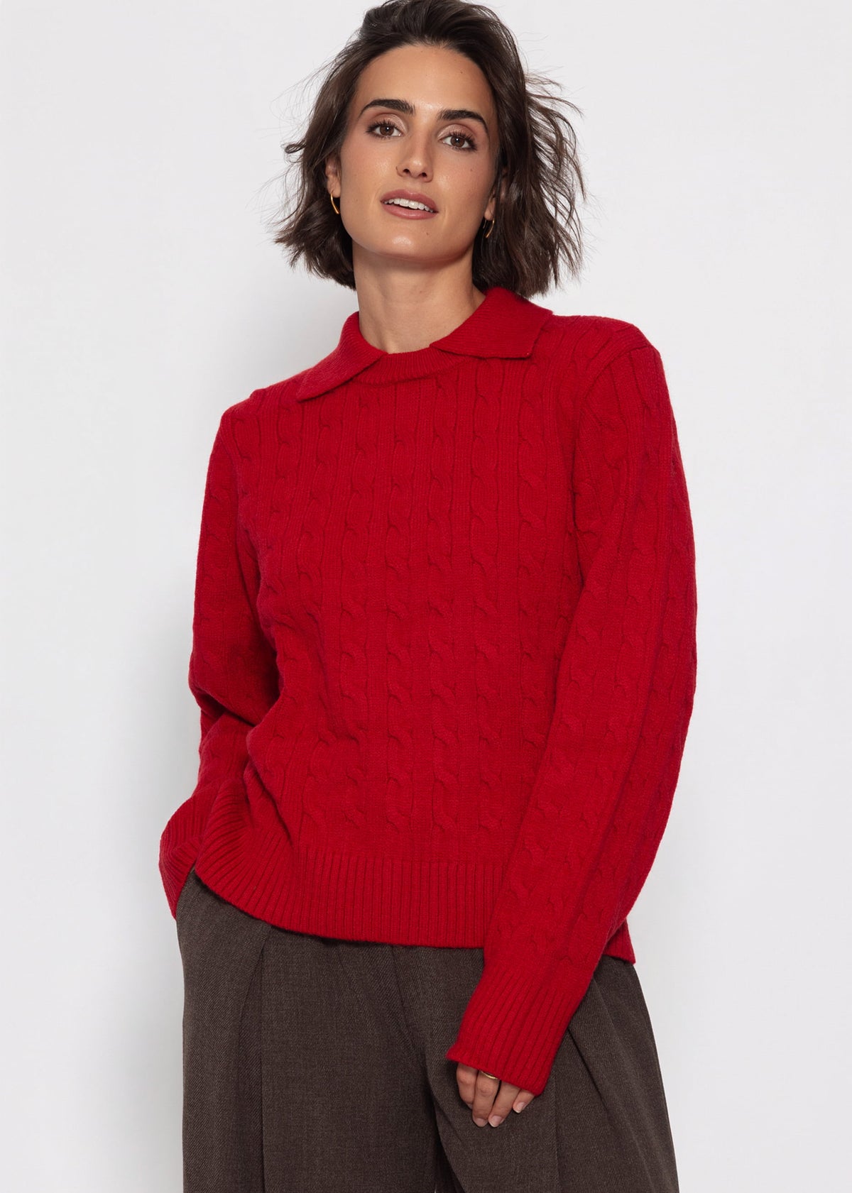 Strickpullover mit Zopfmuster und Kragen - rot