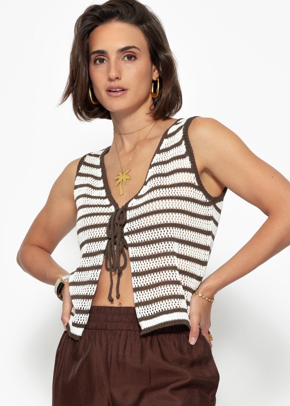 Knitting top with loop closure - off-white