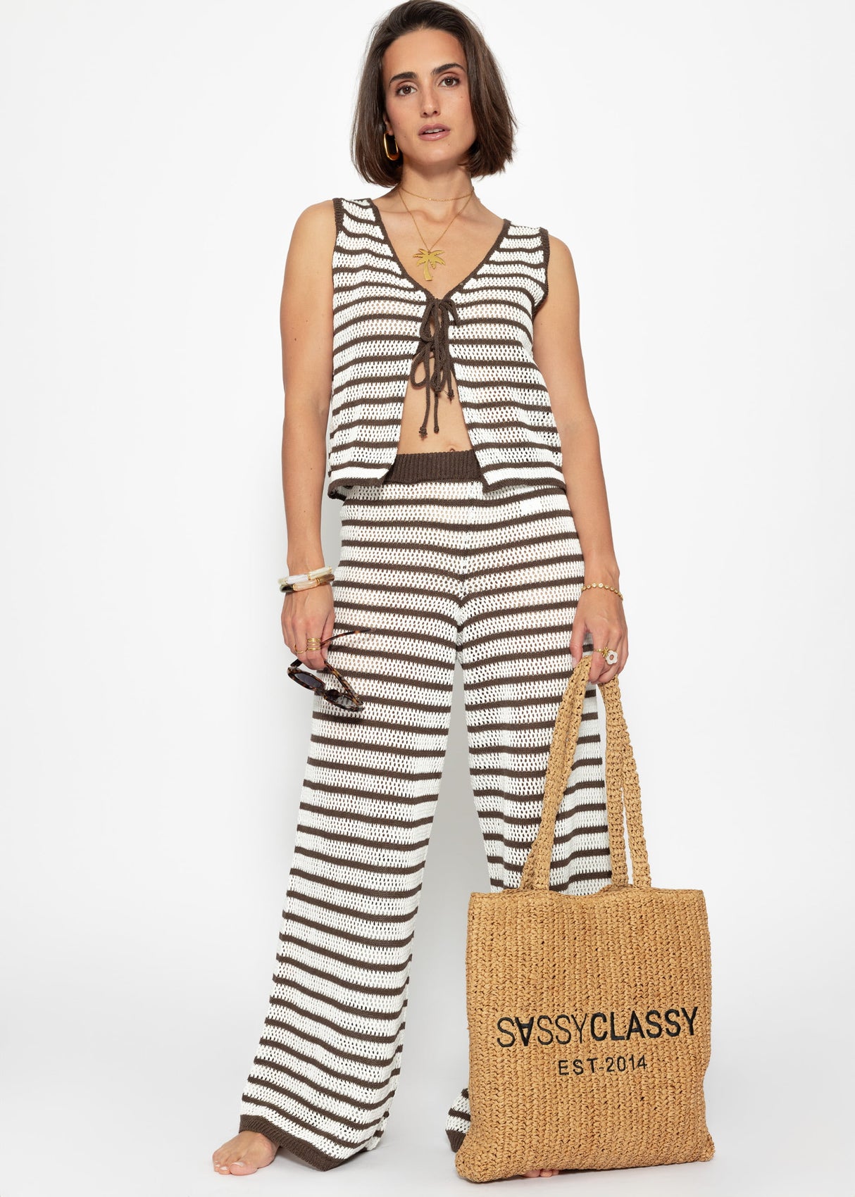 Knitting top with loop closure - off-white