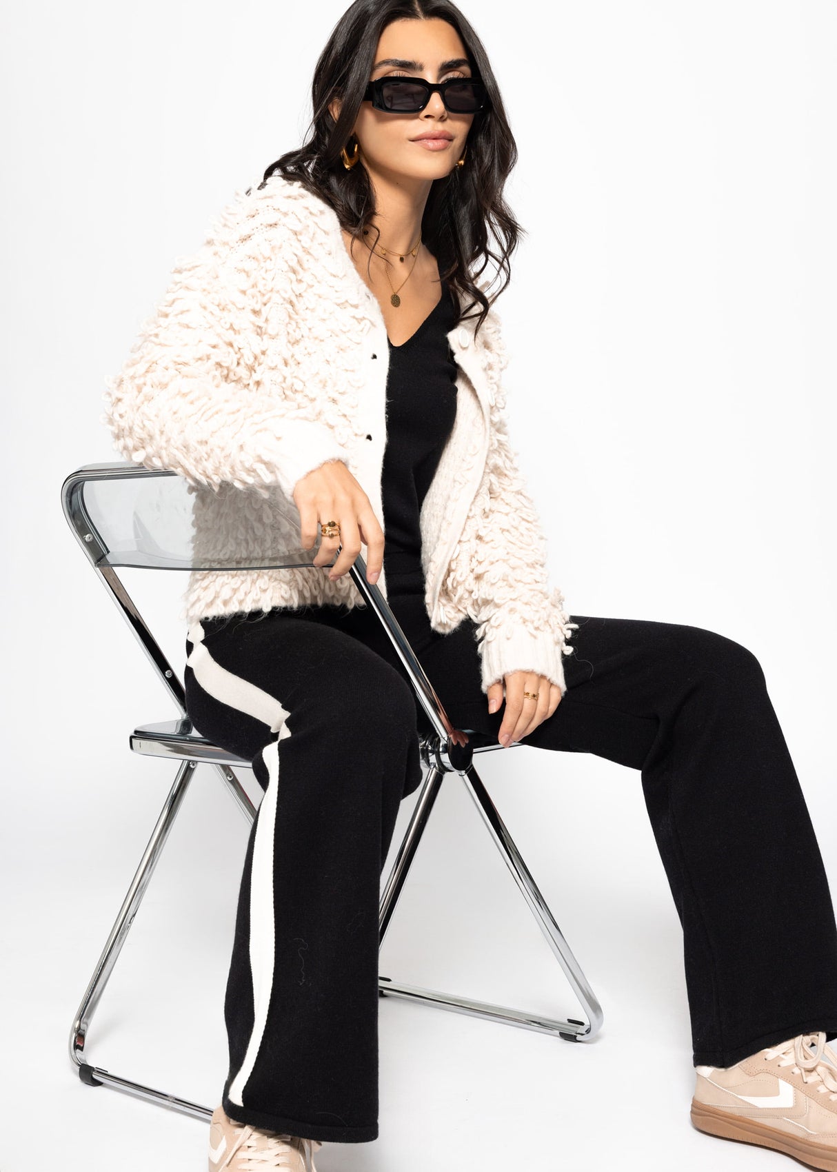 Stricktop mit V-Ausschnitt - schwarz