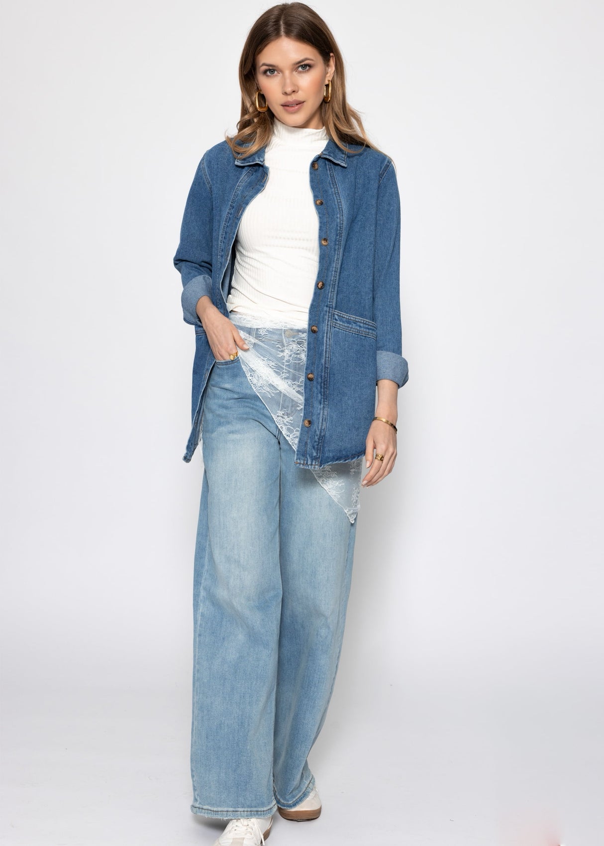 Ribbed T-shirt with stand-up collar - off-white