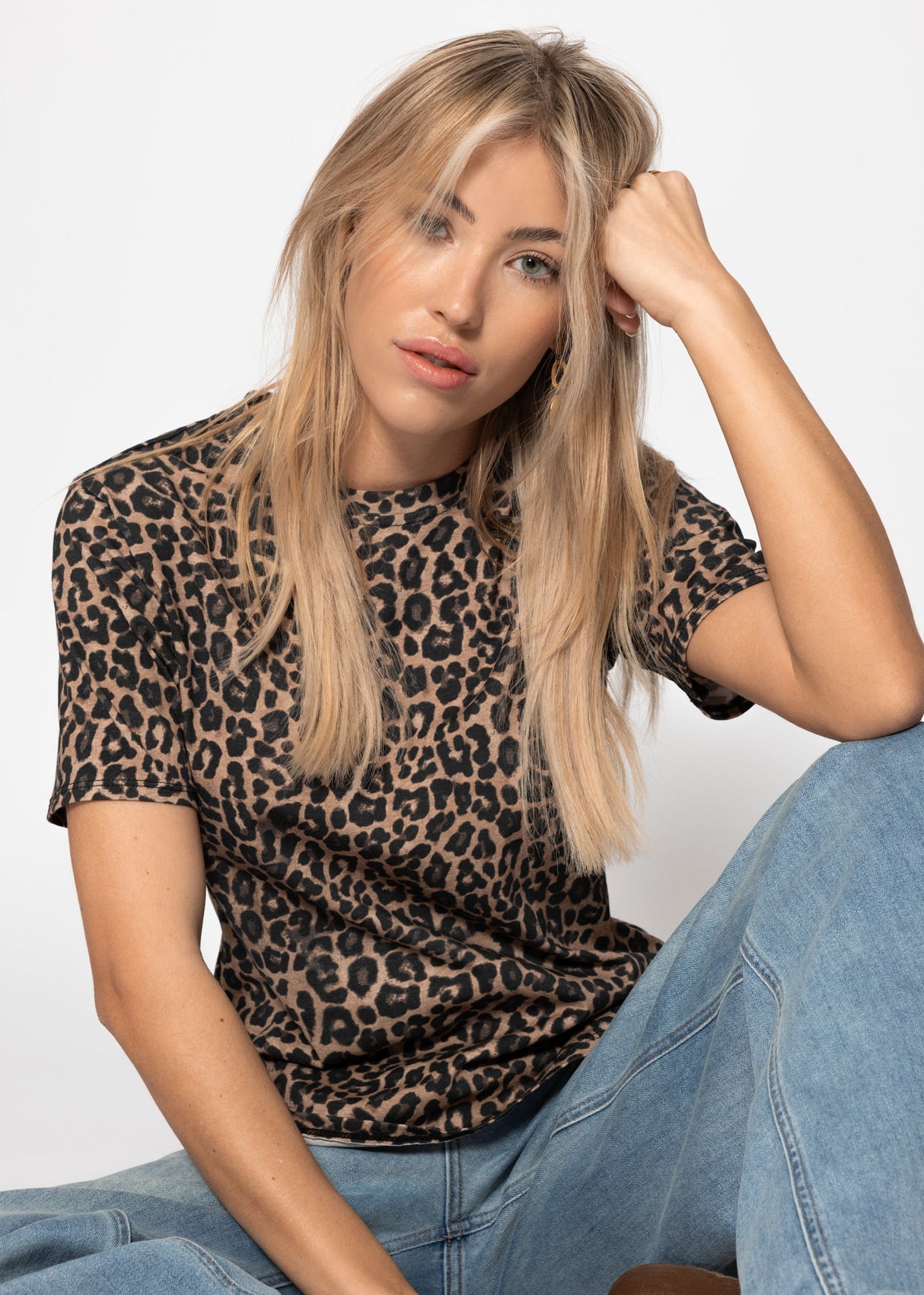 T-shirt with leopard print - brown