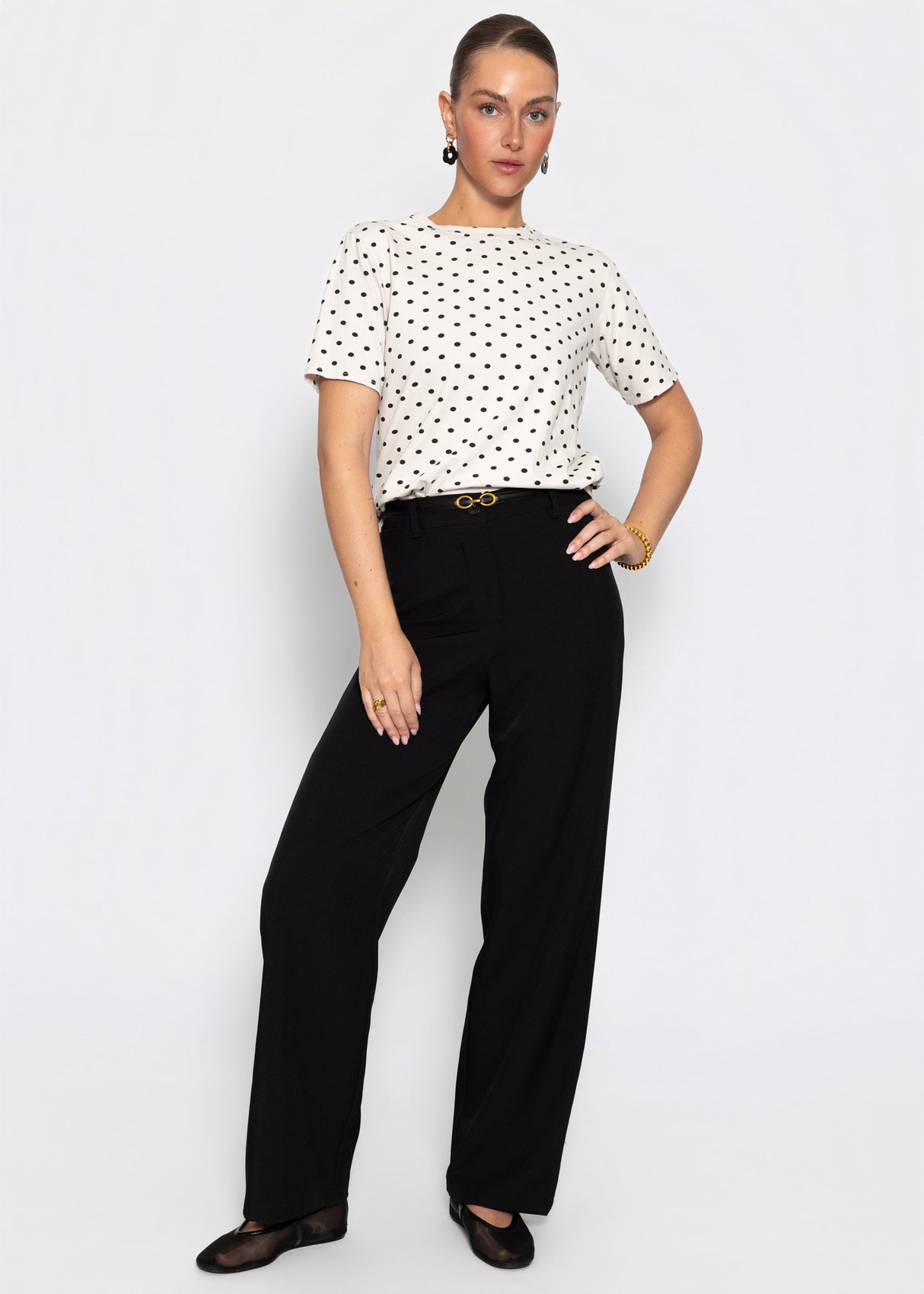 T-Shirt mit Punkte-Print - beige
