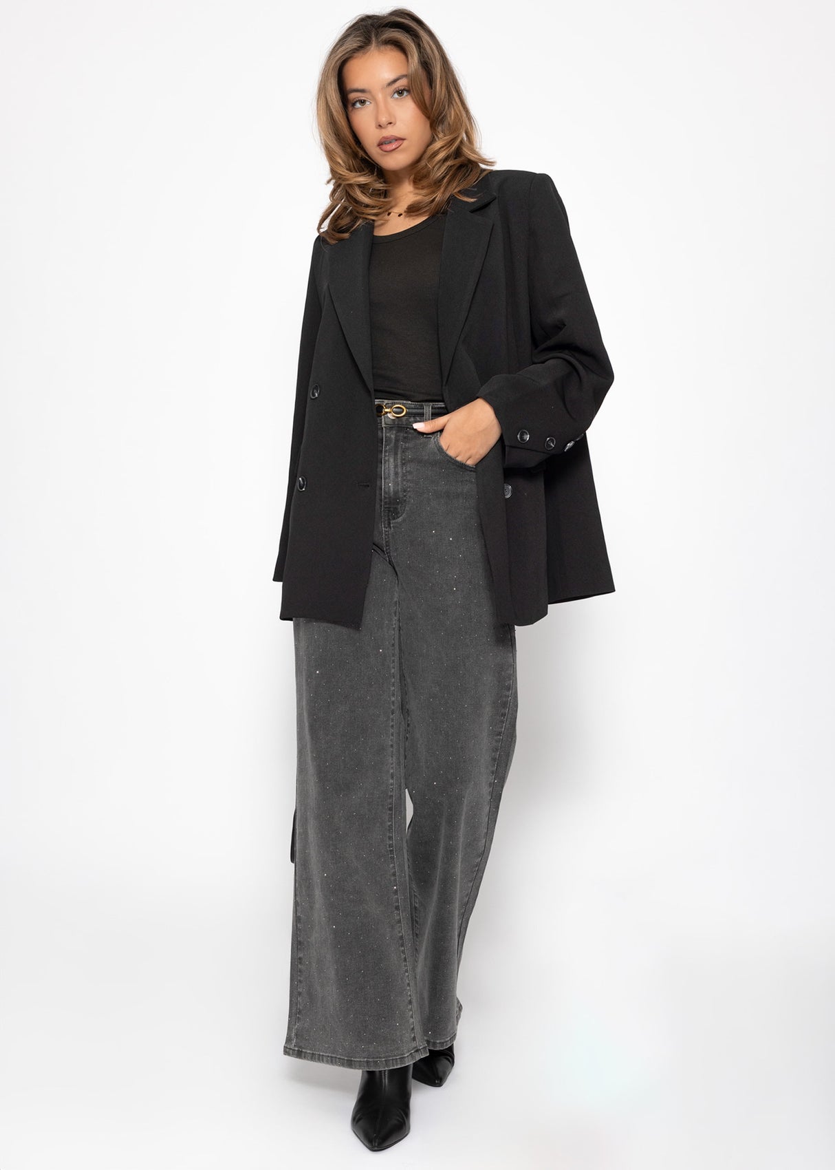 Tank top with neckline - black