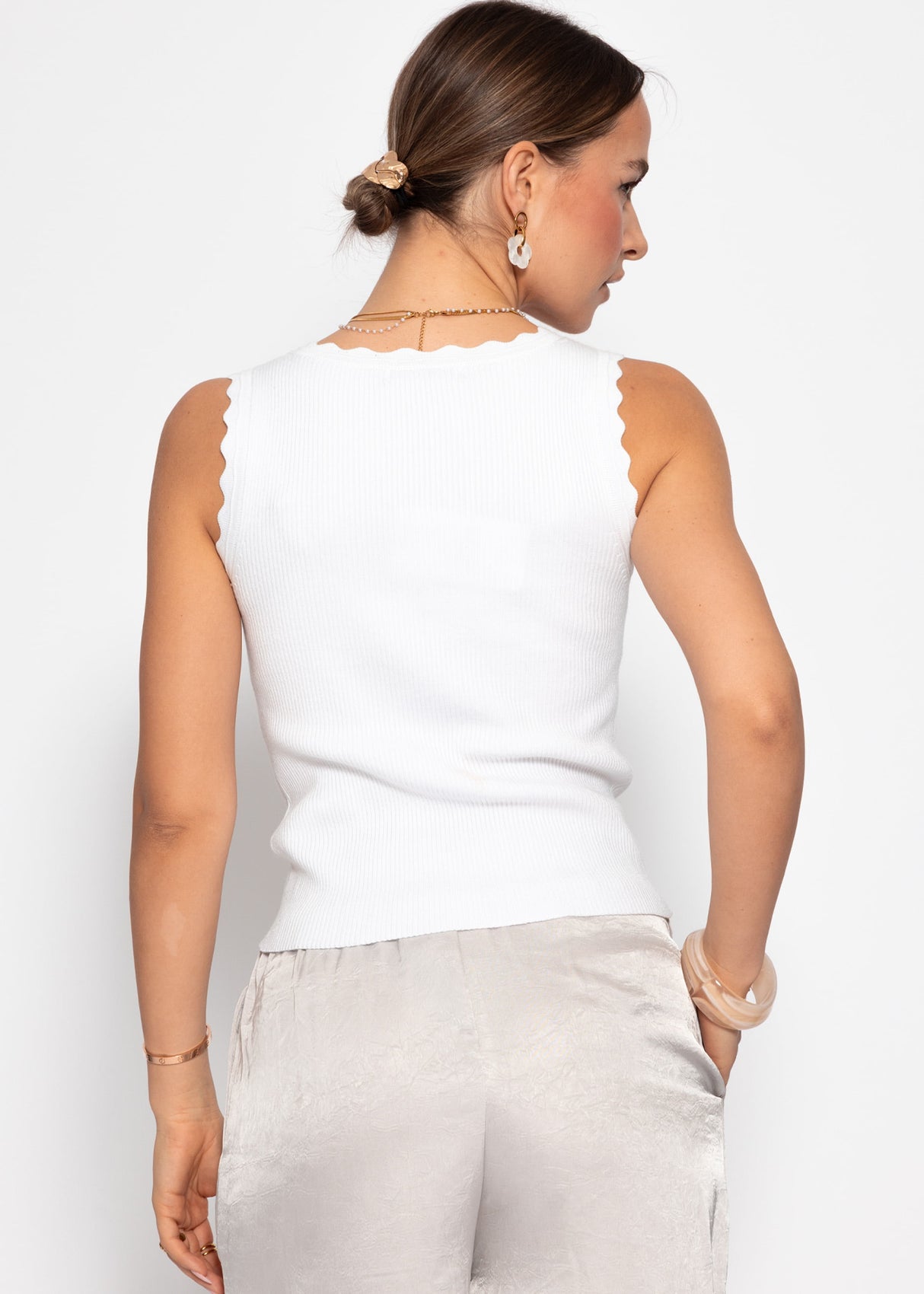Tank top with scalloped edge - white