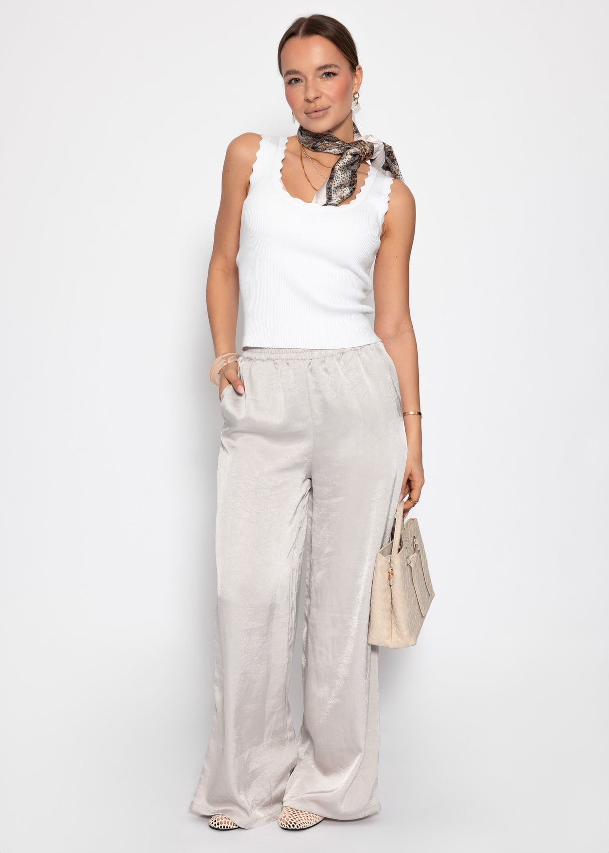 Tank top with scalloped edge - white