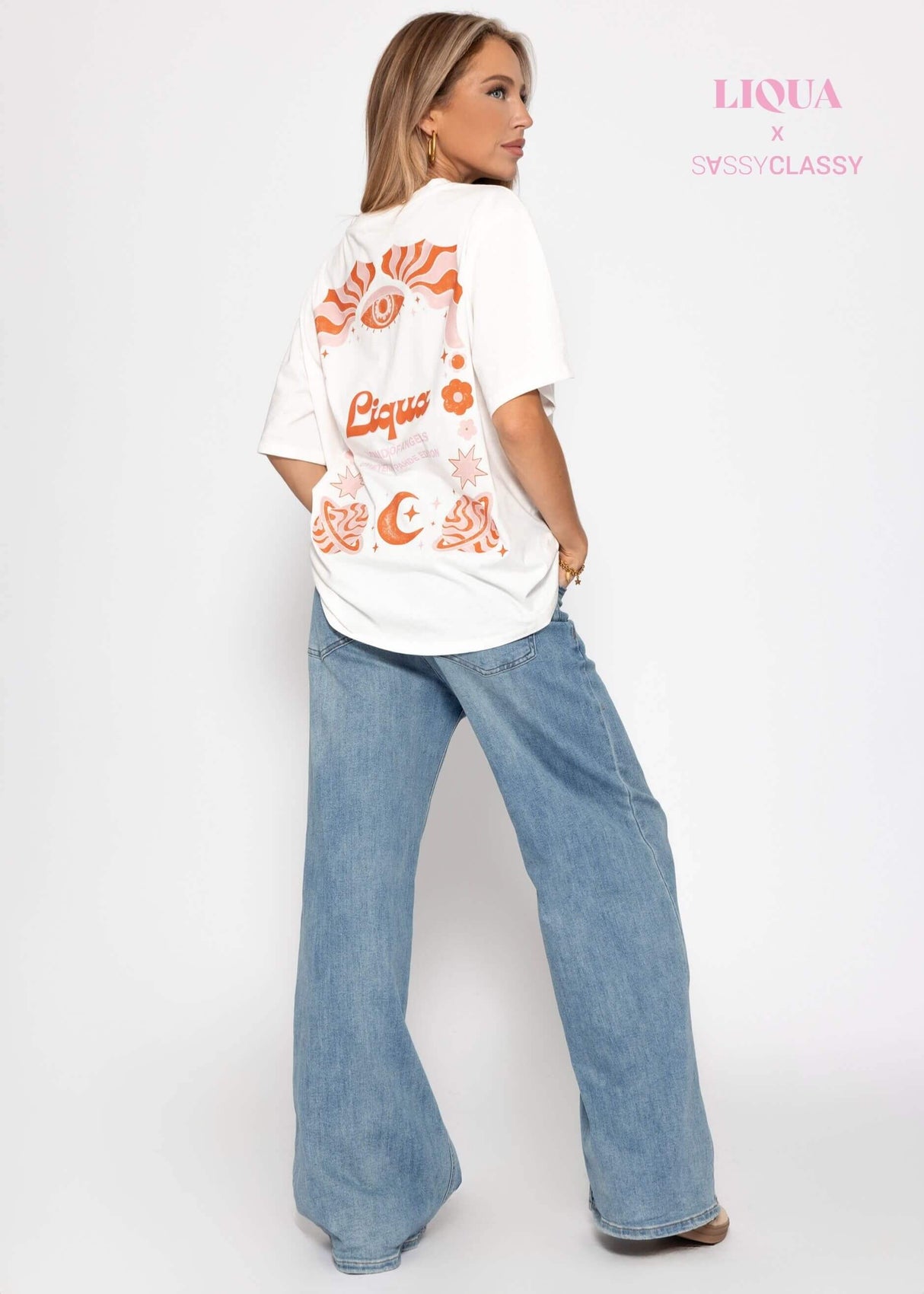 T-shirt with "Liqua" print - off-white