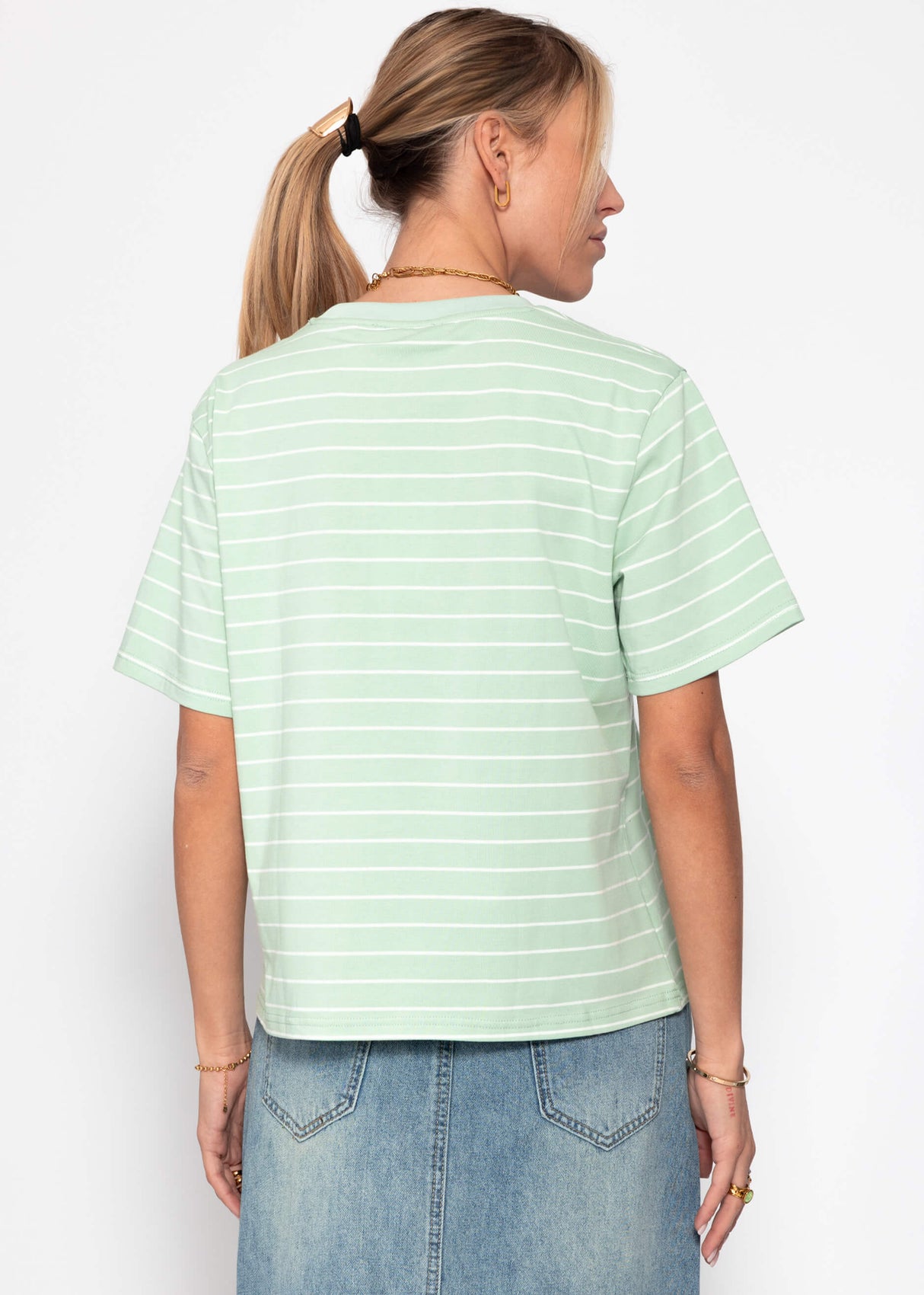 T-Shirt mit schmalen Streifen - grün