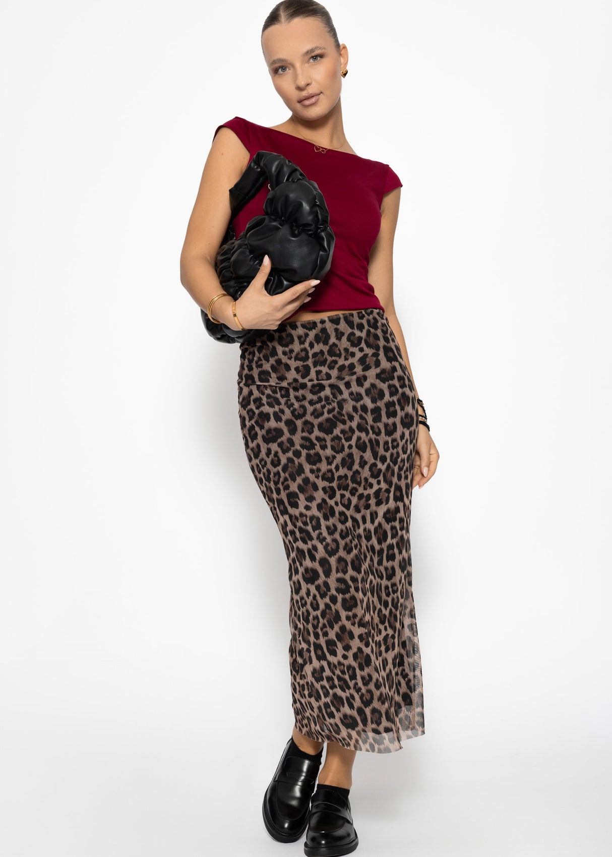 T-shirt with low back neckline - burgundy