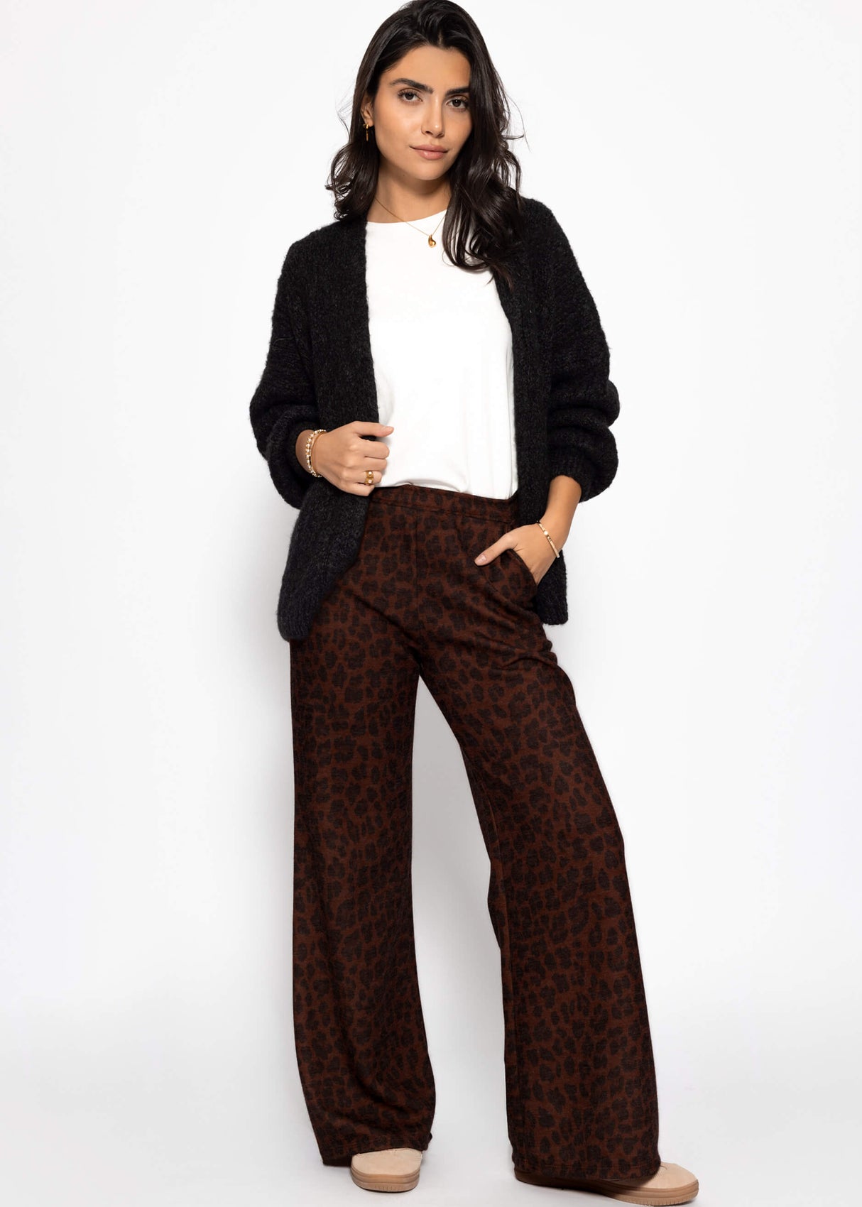 Wide trousers with Leo print - brown