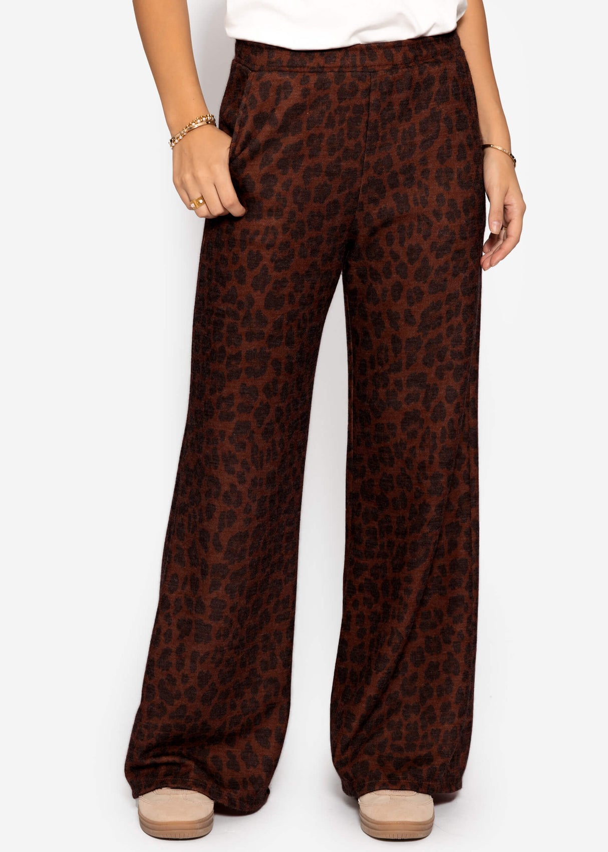 Wide trousers with Leo print - brown