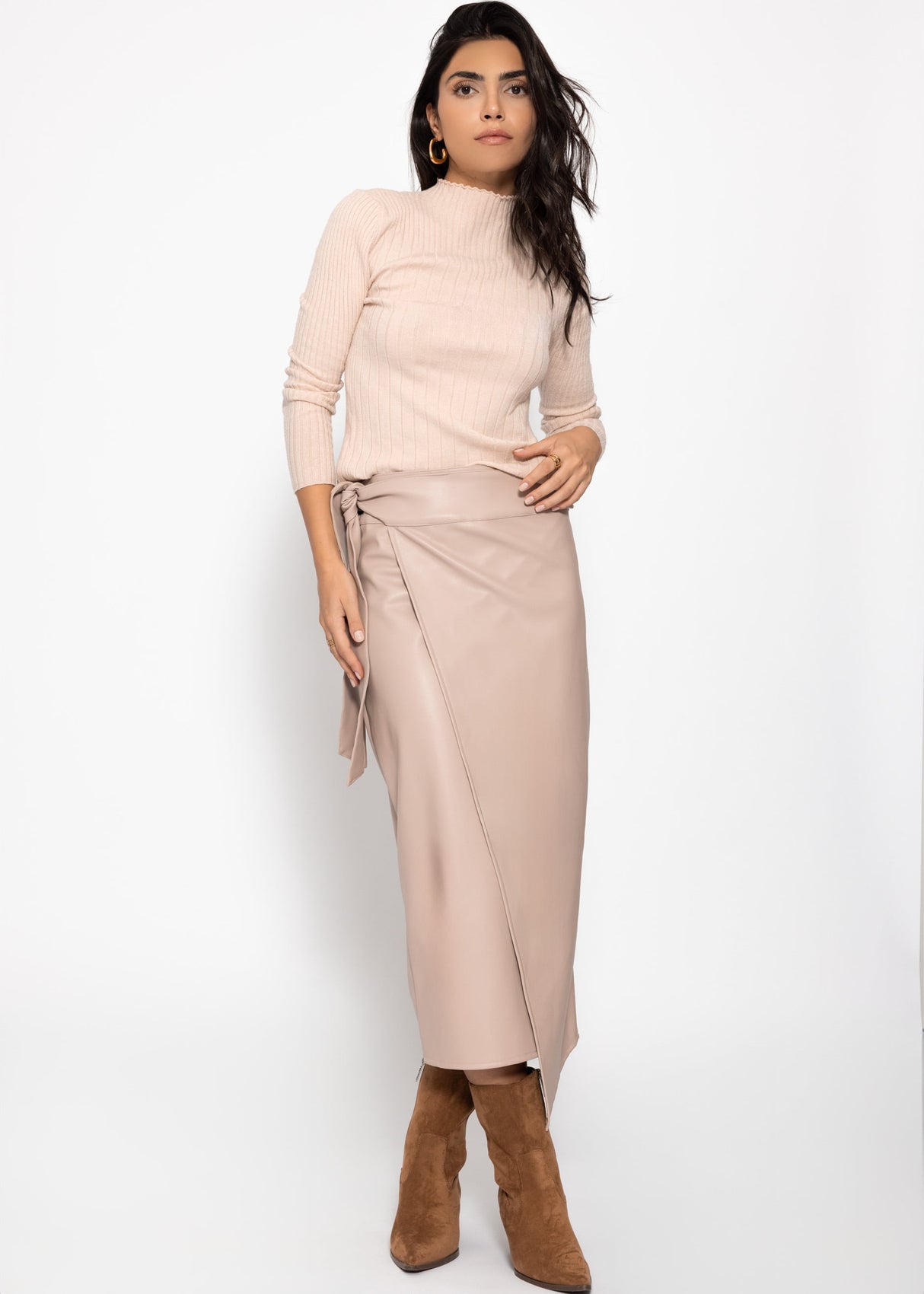 Wickelrock aus Kunstleder - beige