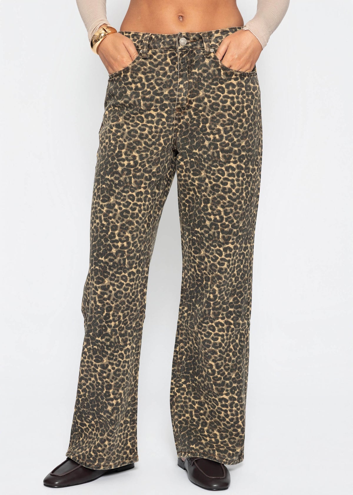 Wide Leg Jeans mit hohem Bund in Leo-Print - braun