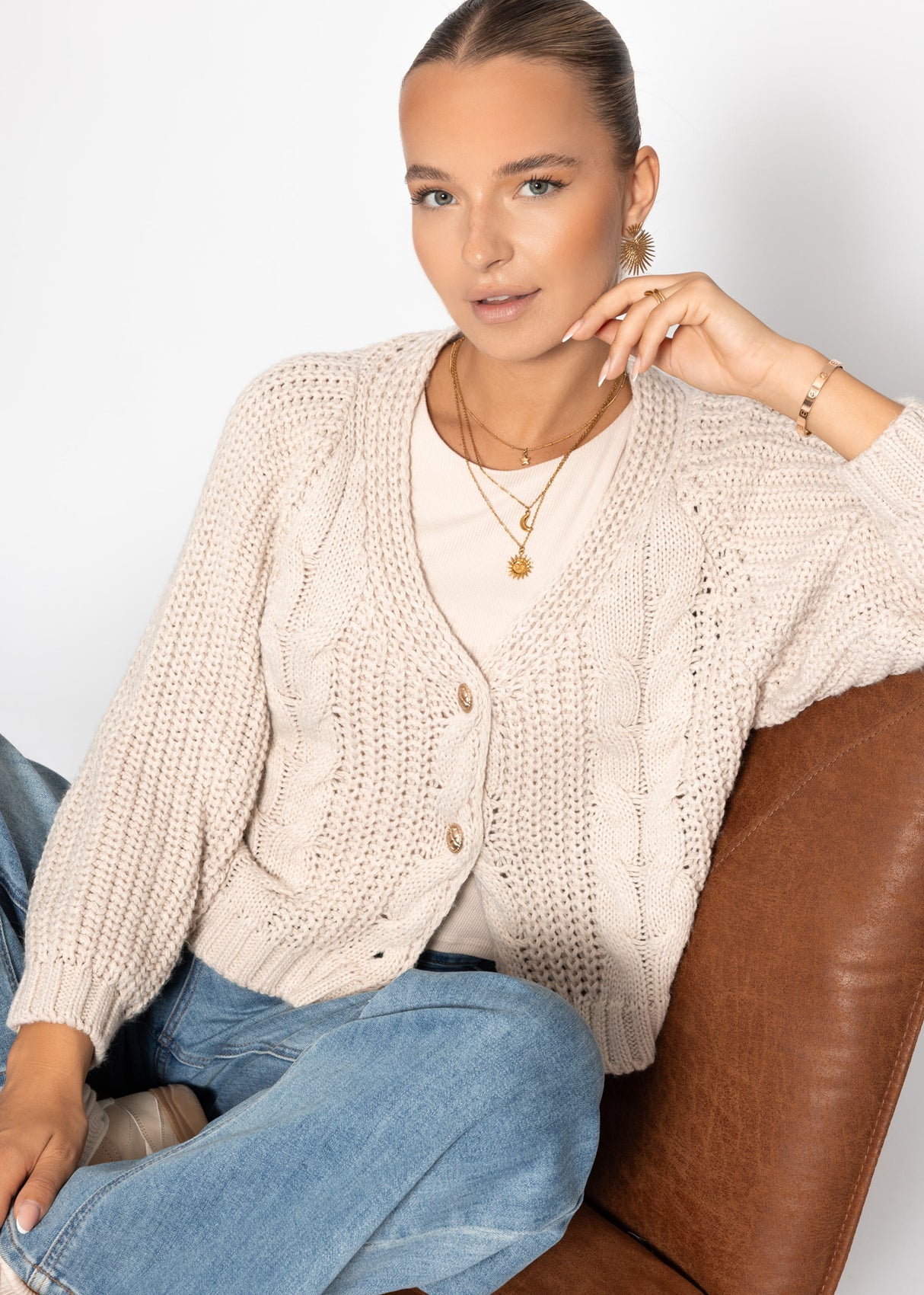 Cardiac cardigan with button placket - beige