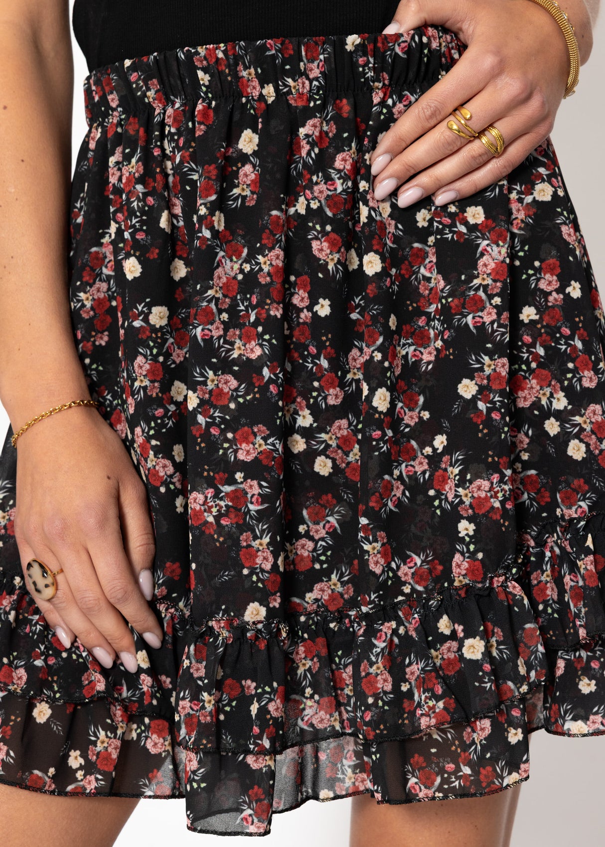 Volants-Rock mit Rüschen und Blümchen-Print - schwarz