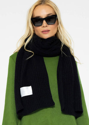 Ribbed knitted scarf - black