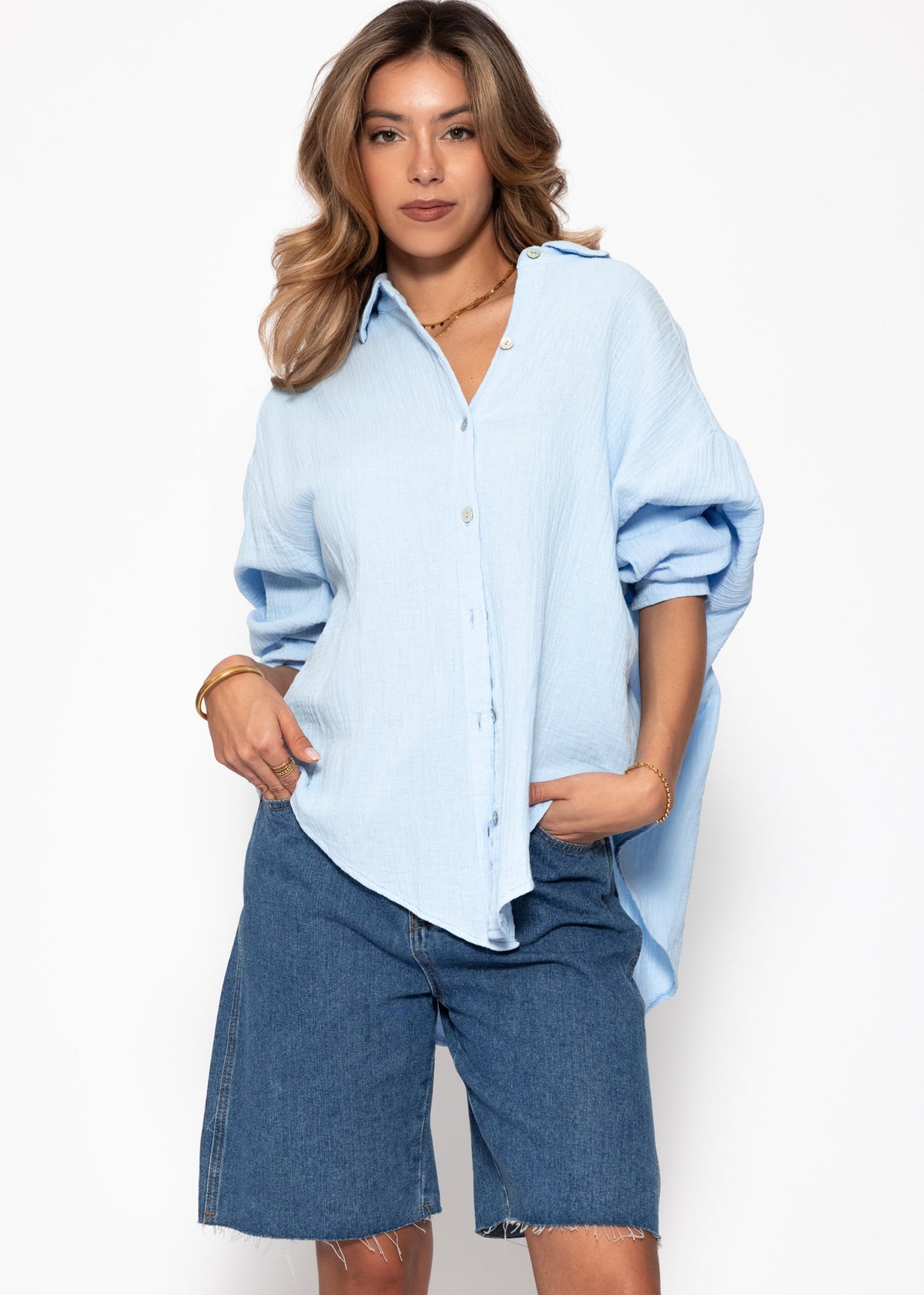 SASSYCLASSY Longbluse Oversize Musselin Bluse Damen kurz Langarm Elegant Hemdbluse lang aus Baumwolle mit V-Ausschnitt, One Size (Gr. 36-48)